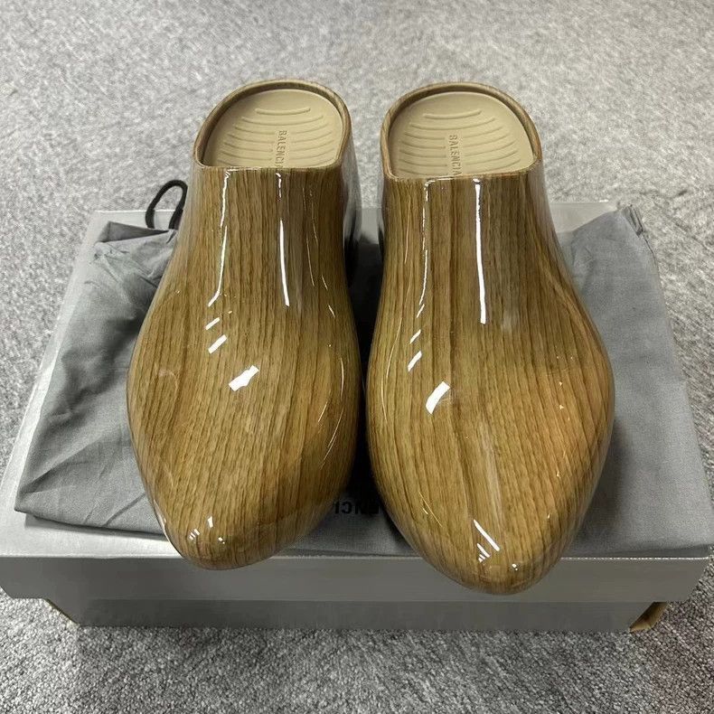 Balenciaga Balenciaga's latest wooden grain printed silent slip-on loa Size US 9.5 / EU 42-43 - 2 Thumbnail