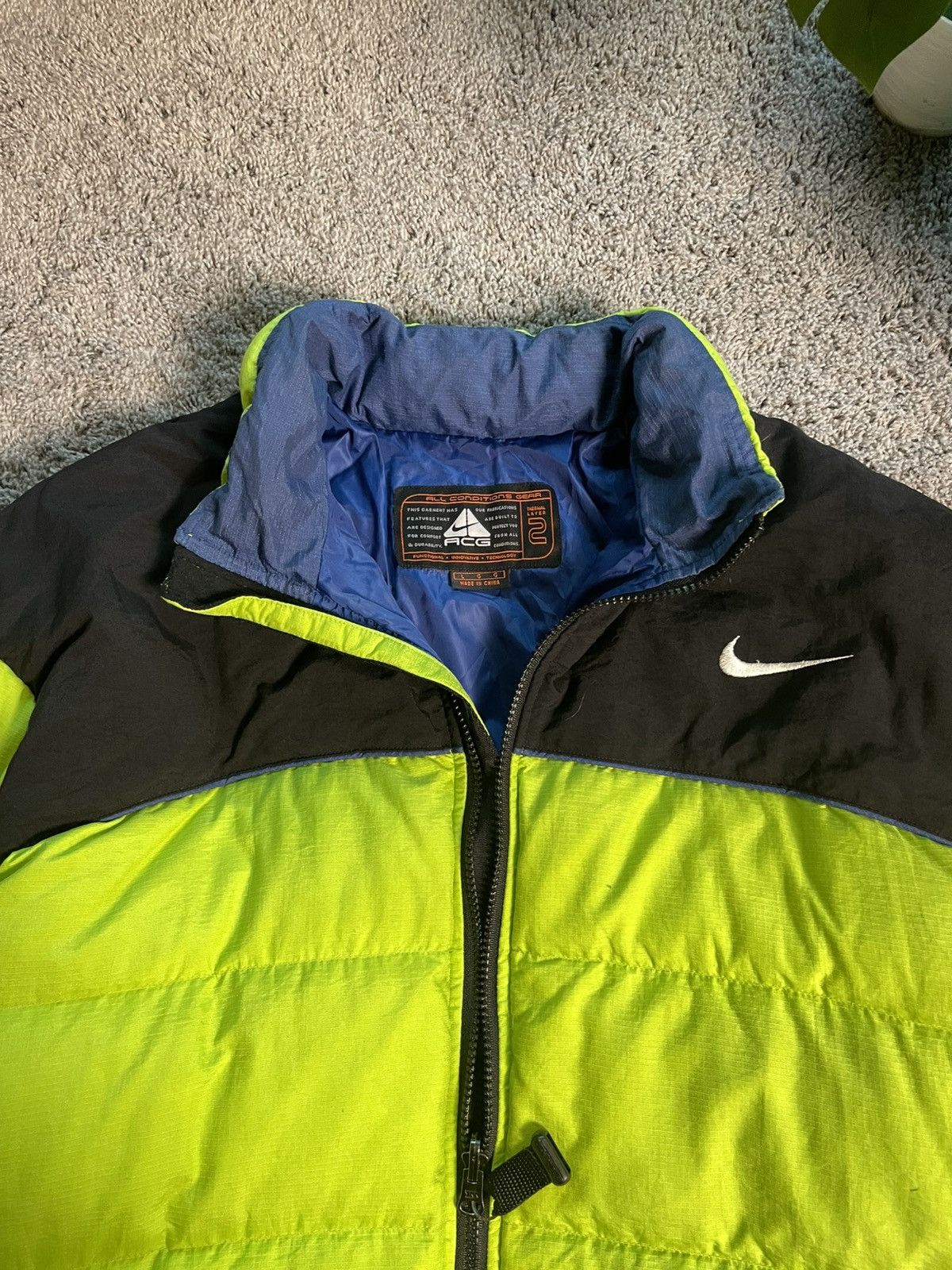 Nike ACG Vintage Nike ACG Green Neon Puffer Jacket Size US L / EU 52-54 / 3 - 9 Thumbnail