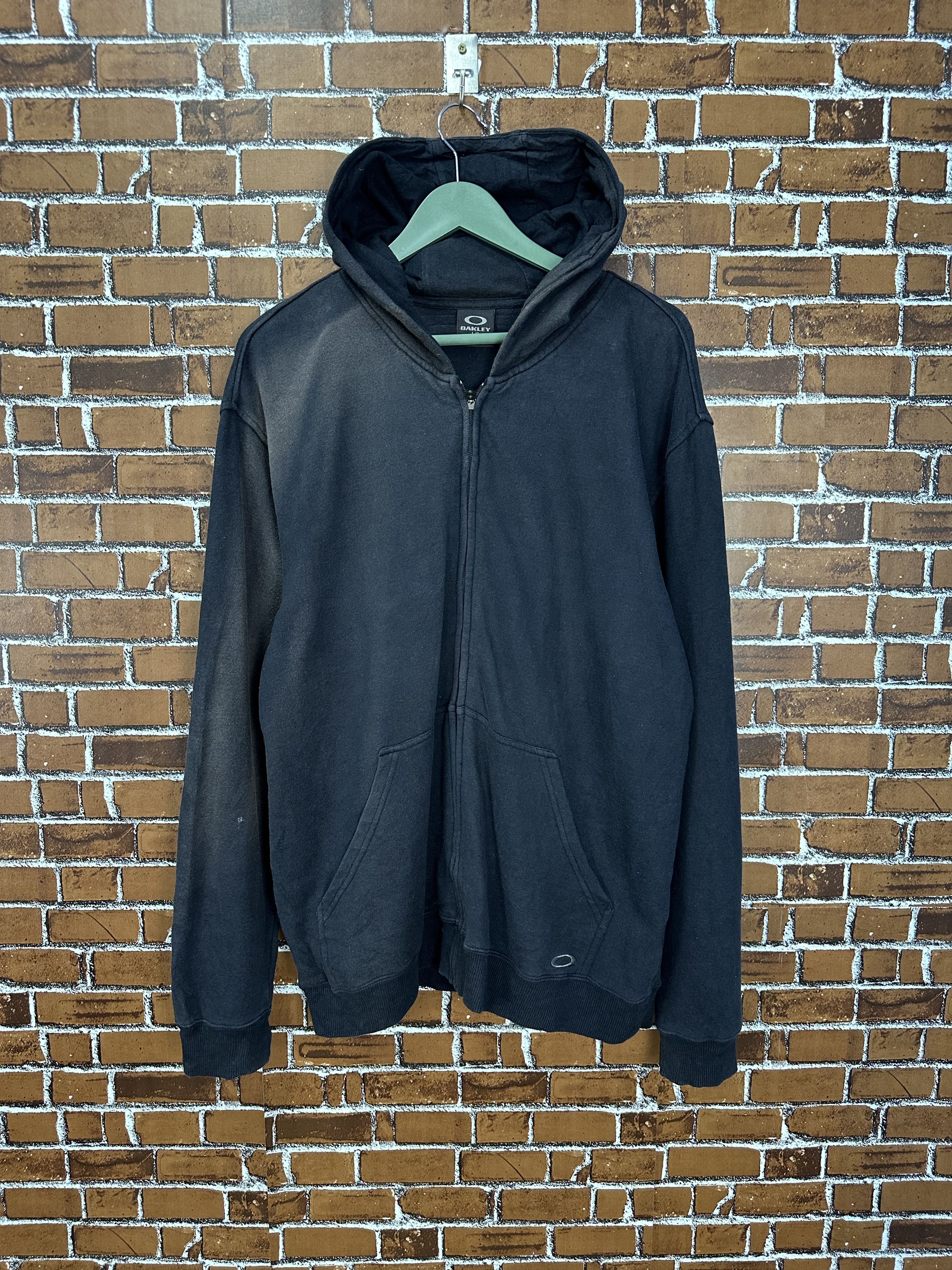 Vintage Oakley Sunfaded Zipper Hoodie Z441