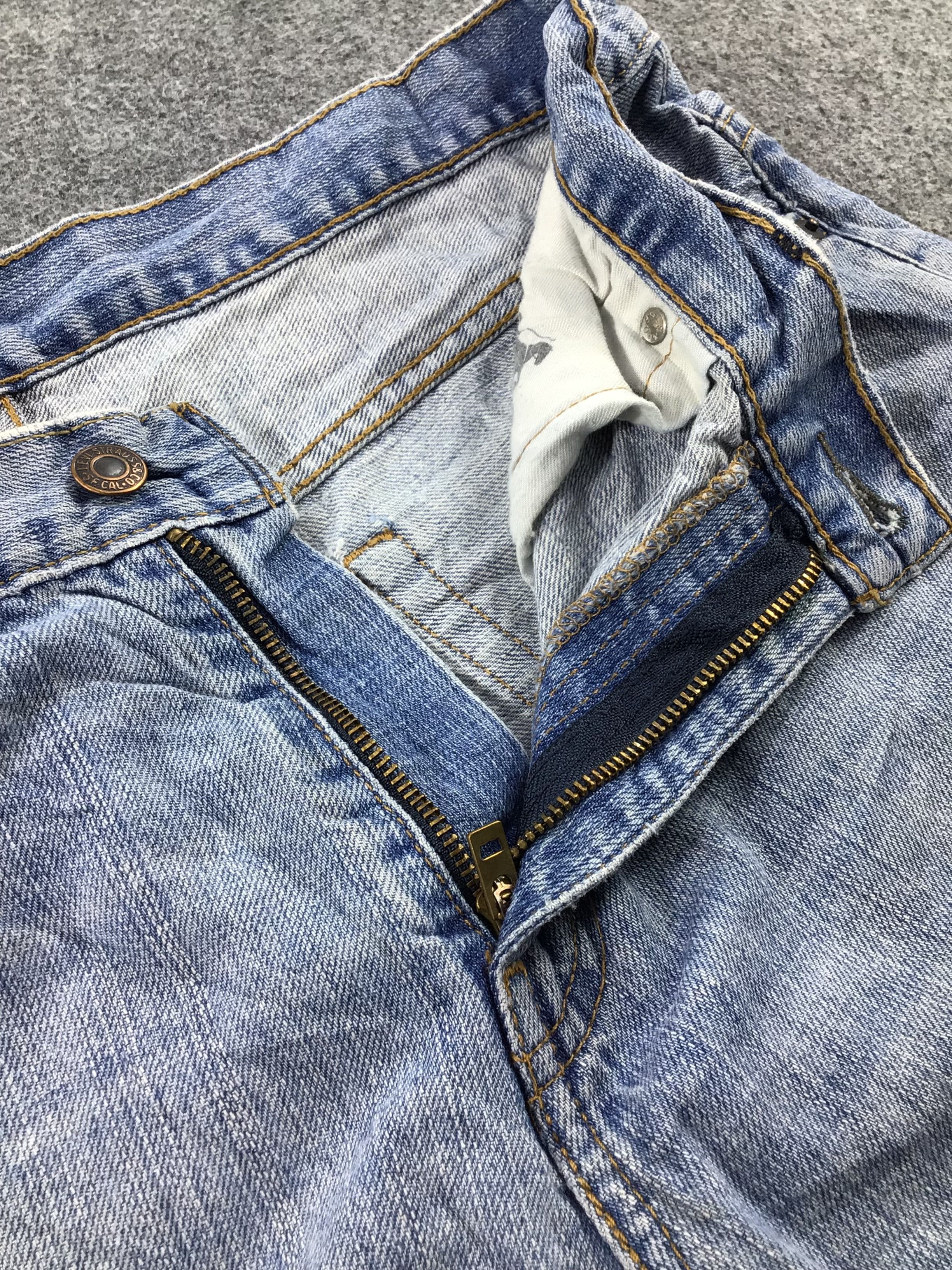 Levi's Vintage Levis 569 Jeans faded Blue Denim KJ261 Size US 32 / EU 48 - 8 Thumbnail