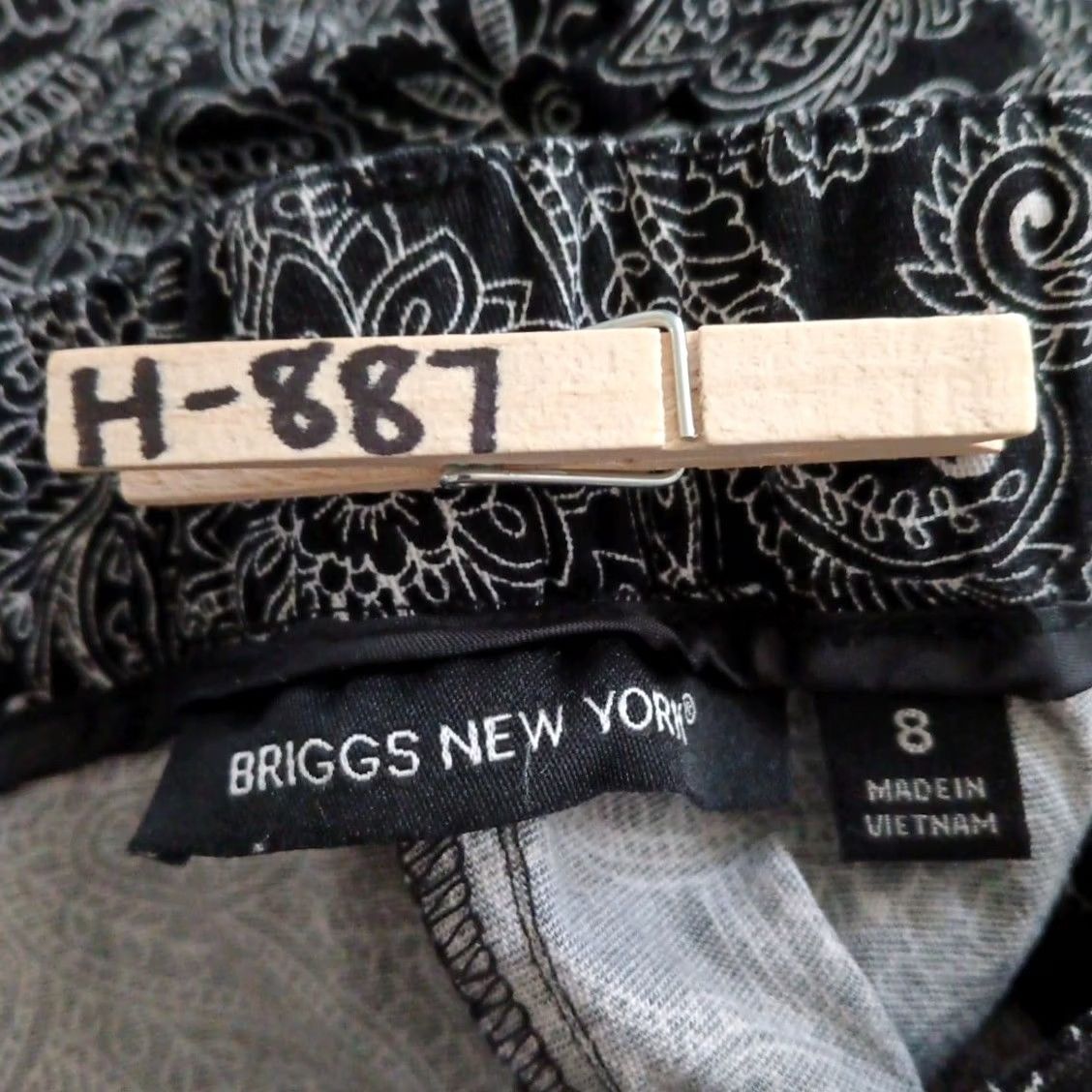 Vintage Briggs New York Pants Womens 8 Black Capri Size Paisley Size 30" / US 8 / IT 44 - 8 Thumbnail