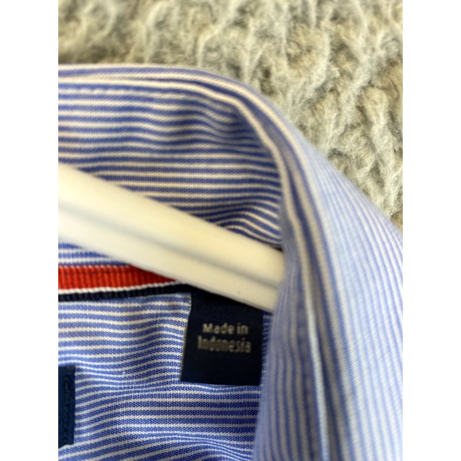 Tommy Hilfiger VINTAGE Tommy Hilfiger Button-Down Shirt Men Large Long Sleeve 17 34/35 Blue Classic Cotton Button-Up Mens Shirt Size US XL / EU 56 / 4 - 6 Thumbnail