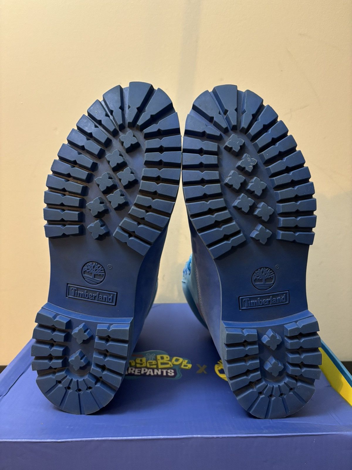 Timberland Timberland 6 Inch Suede Boots SpongeBob Jellyfish Blue Size US 9.5 / EU 42-43 - 6 Thumbnail