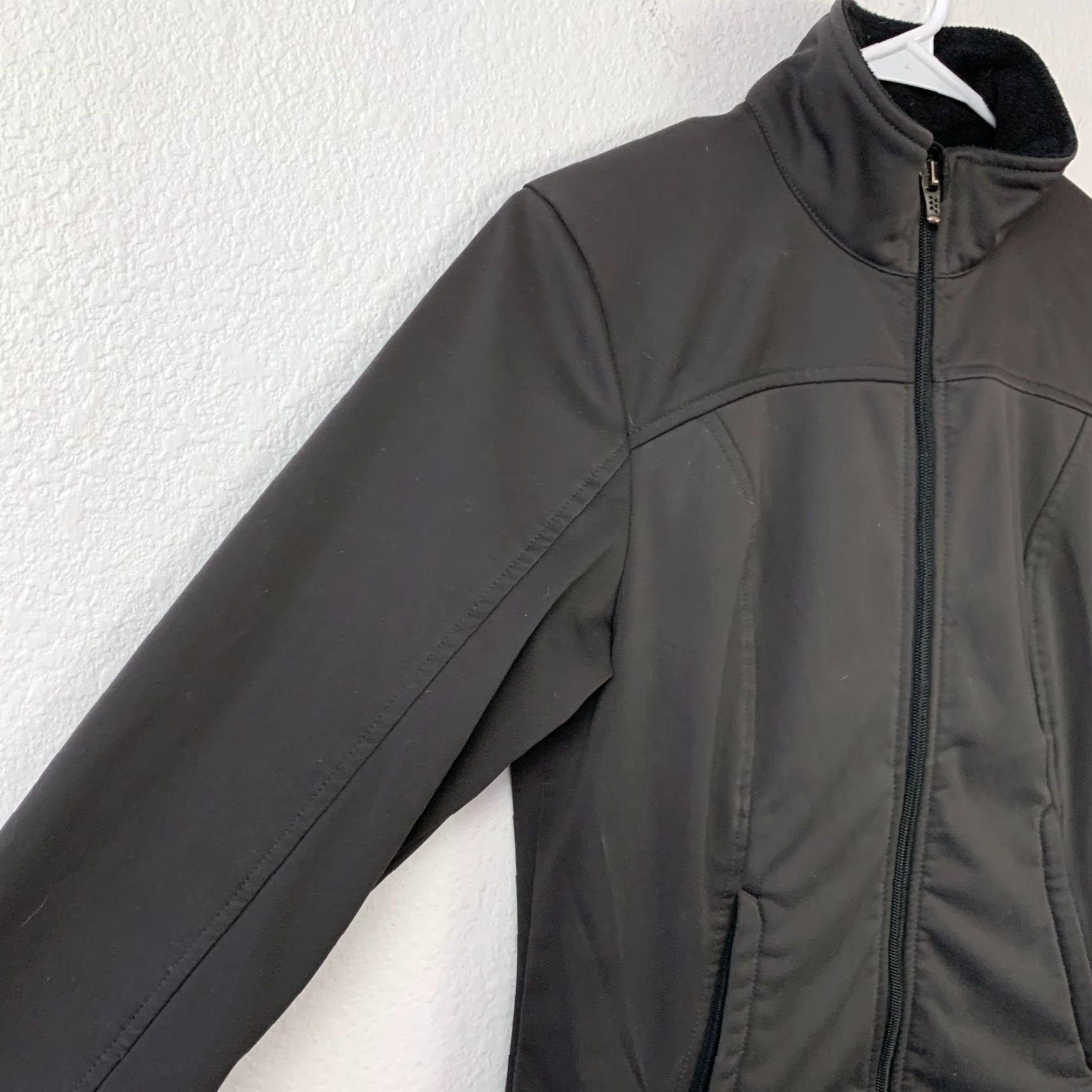 Patagonia Patagonia Jacket Womens Small 28195 Kiwa Black Solid Softshell Jacket Coat Outdoor Casual Autumn Winter 0 Size S / US 4 / IT 40 - 2 Thumbnail