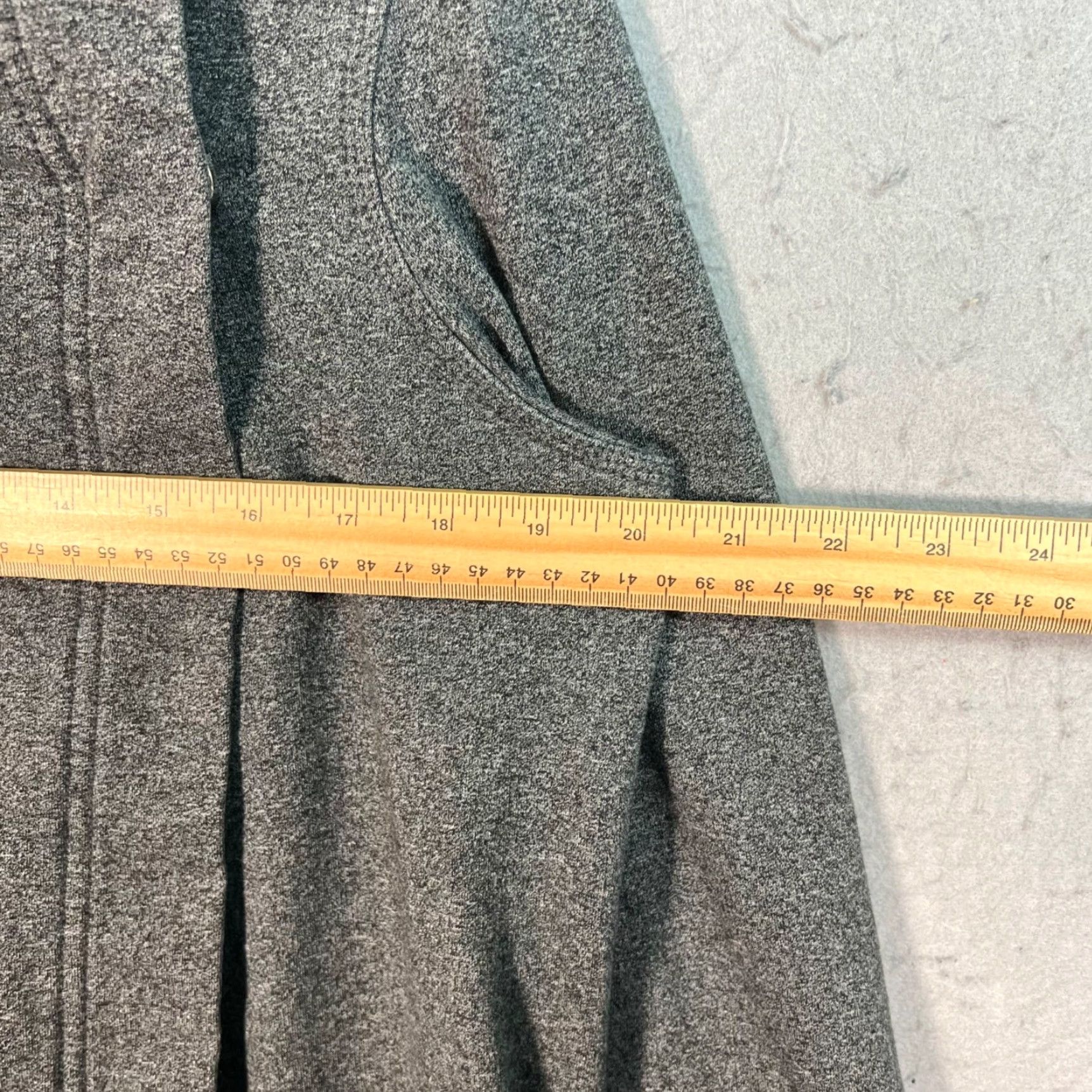 Lululemon Lululemon Savasana Wrap Asymmetrical Jacket Sweatshirt Gray Womens Size 8 Size M / US 6-8 / IT 42-44 - 4 Thumbnail