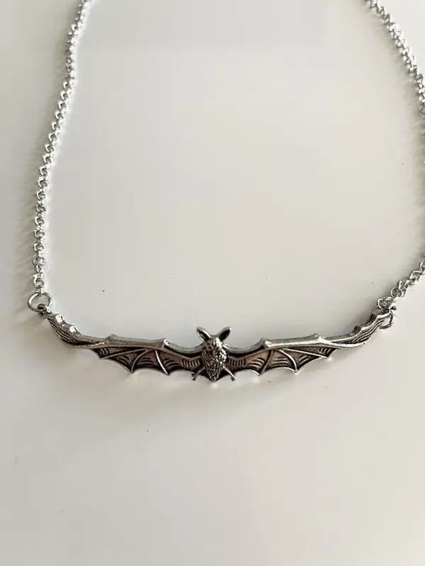 Vintage STEAL! Y2K Vampire Bat Necklace Size ONE SIZE - 2 Thumbnail