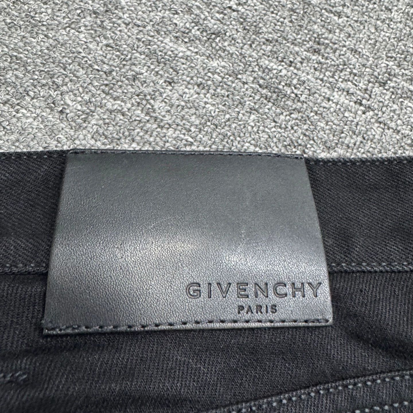 Givenchy Givenchy Leather Tag Denim Jeans 98 New 33W90L100 Dirty Size US 33 - 7 Thumbnail