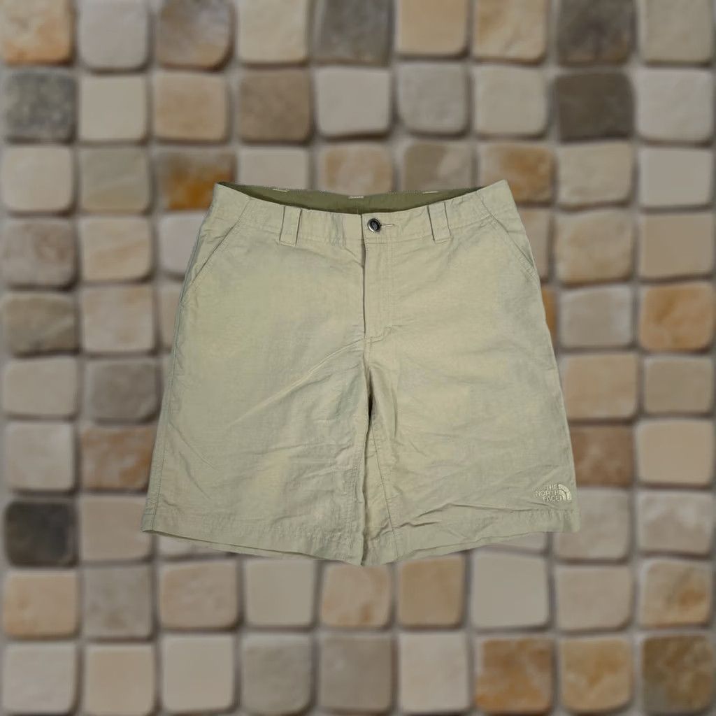 The North Face The North Face Project Shorts Womens 4 Gray Logo Mid Rise Inner Drawstring Size 27" / US 4 / IT 40 - 1 Thumbnail
