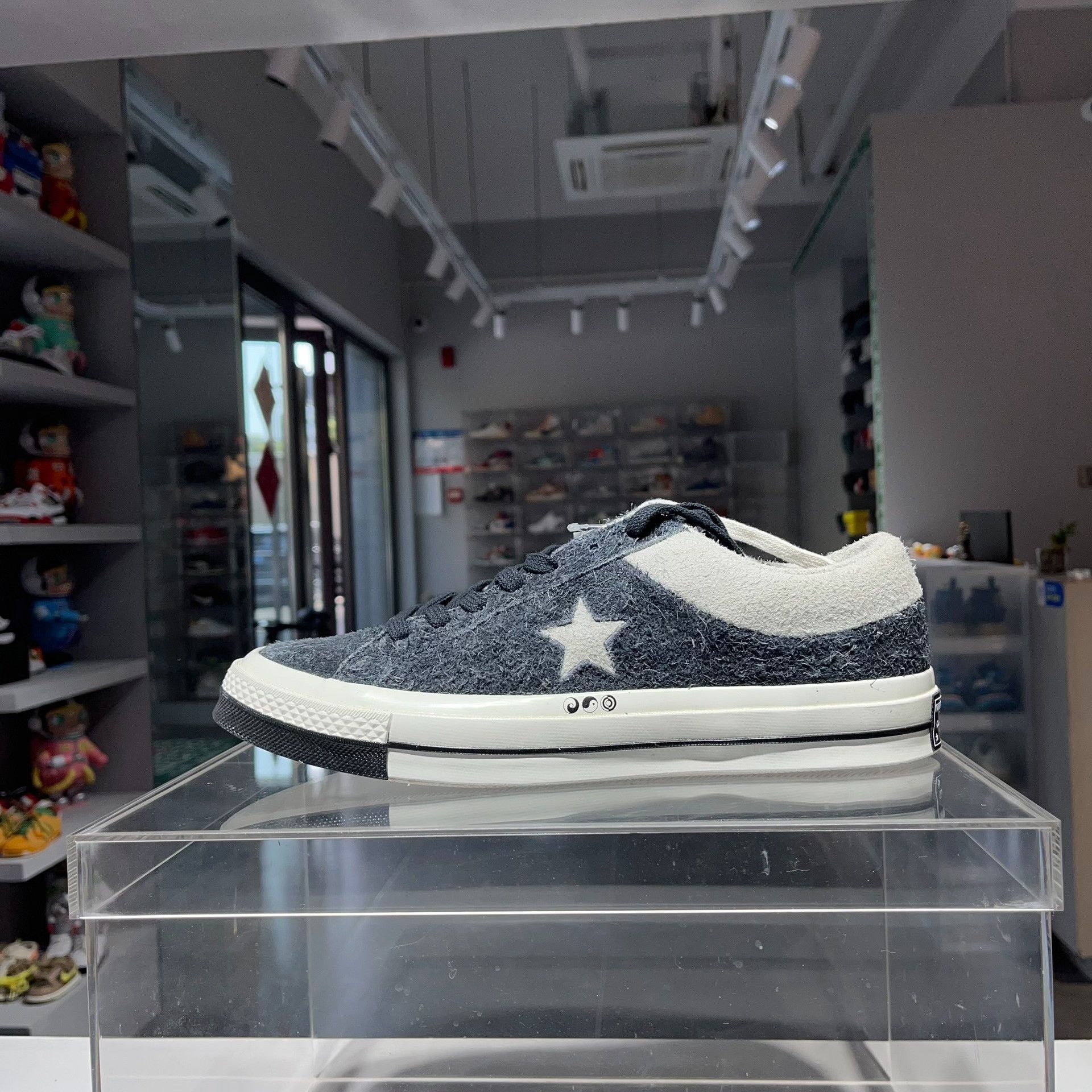 Converse Converse Collab Lowtop Sneakers 12 Men Size US 12 / EU 45 - 1 Thumbnail