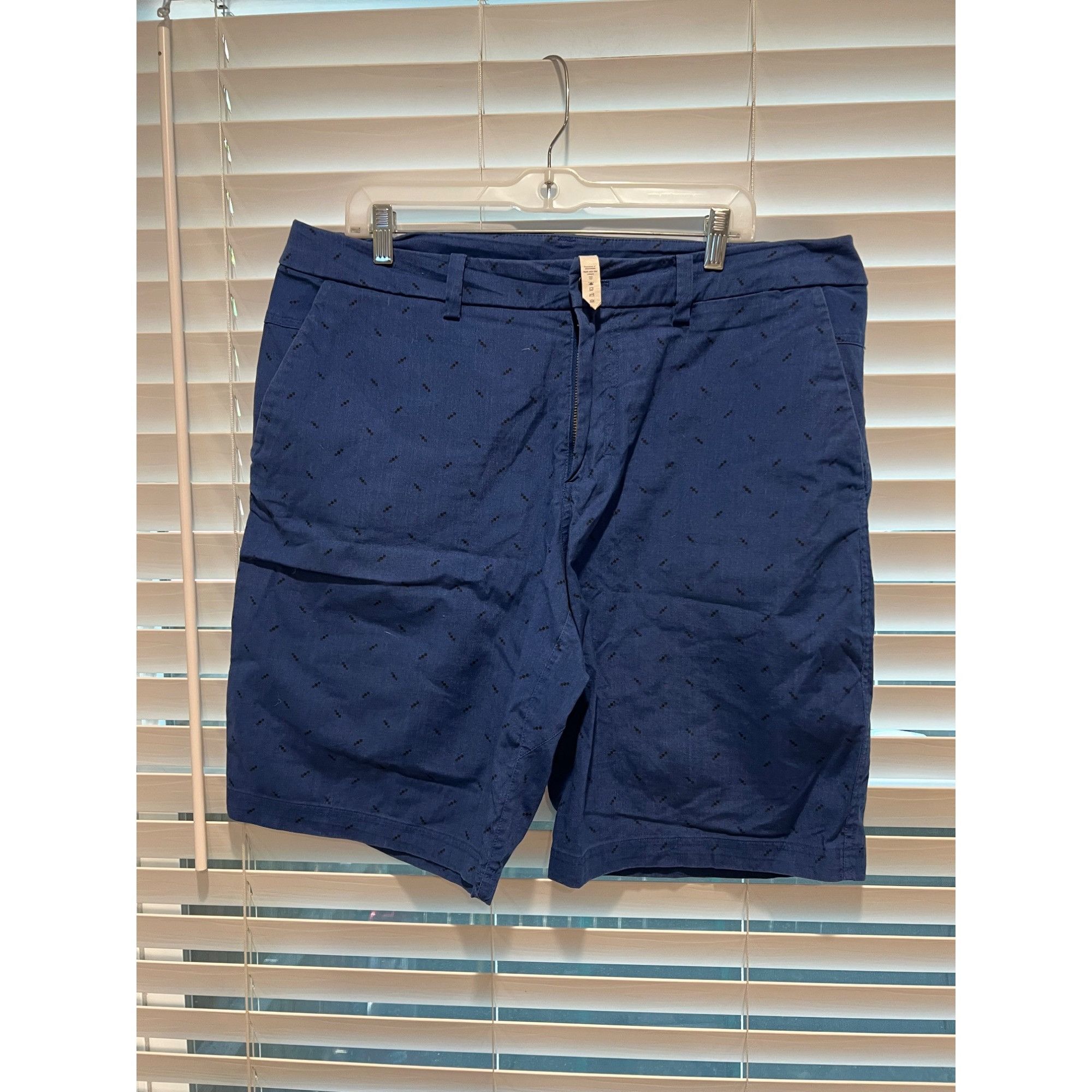 Lululemon Lululemon Mens Shorts - Size 40 Size US 40 / EU 56 - 1 Thumbnail