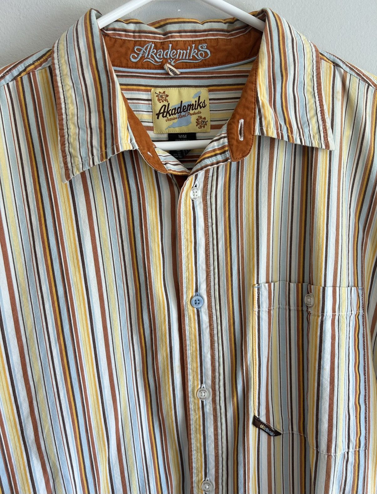 Vintage Vintage Akademiks Men’s Brown, Blue & Orange Button Up Shirt Size US M / EU 48-50 / 2 - 4 Thumbnail