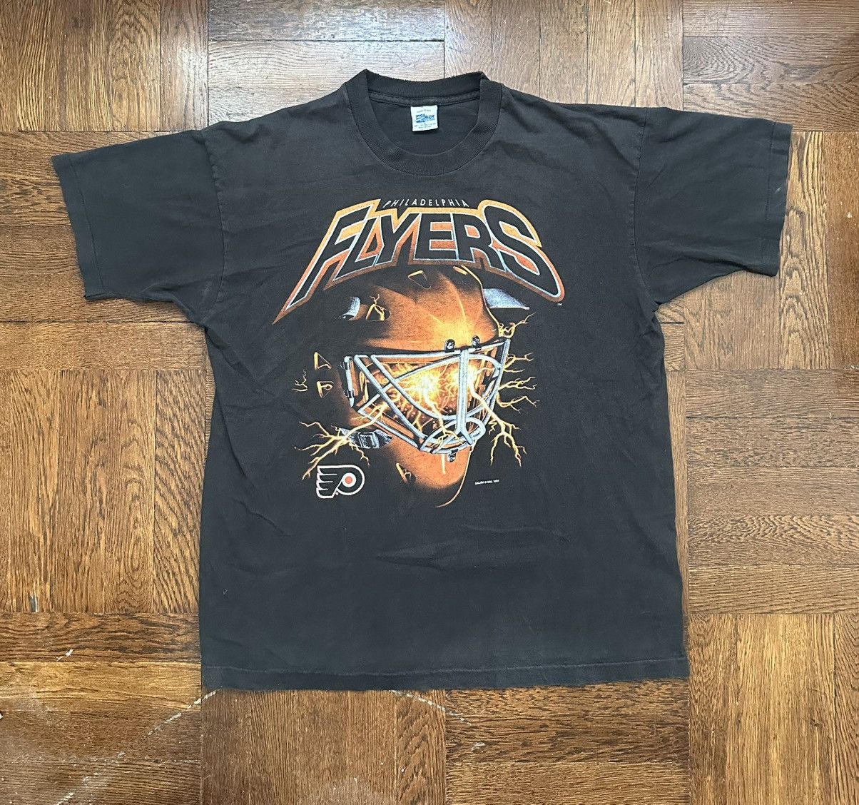 Salem Sportswear Vintage Salem Sportswear 1994 Philadelphia Flyers T Shirt Size US L / EU 52-54 / 3 - 1 Thumbnail