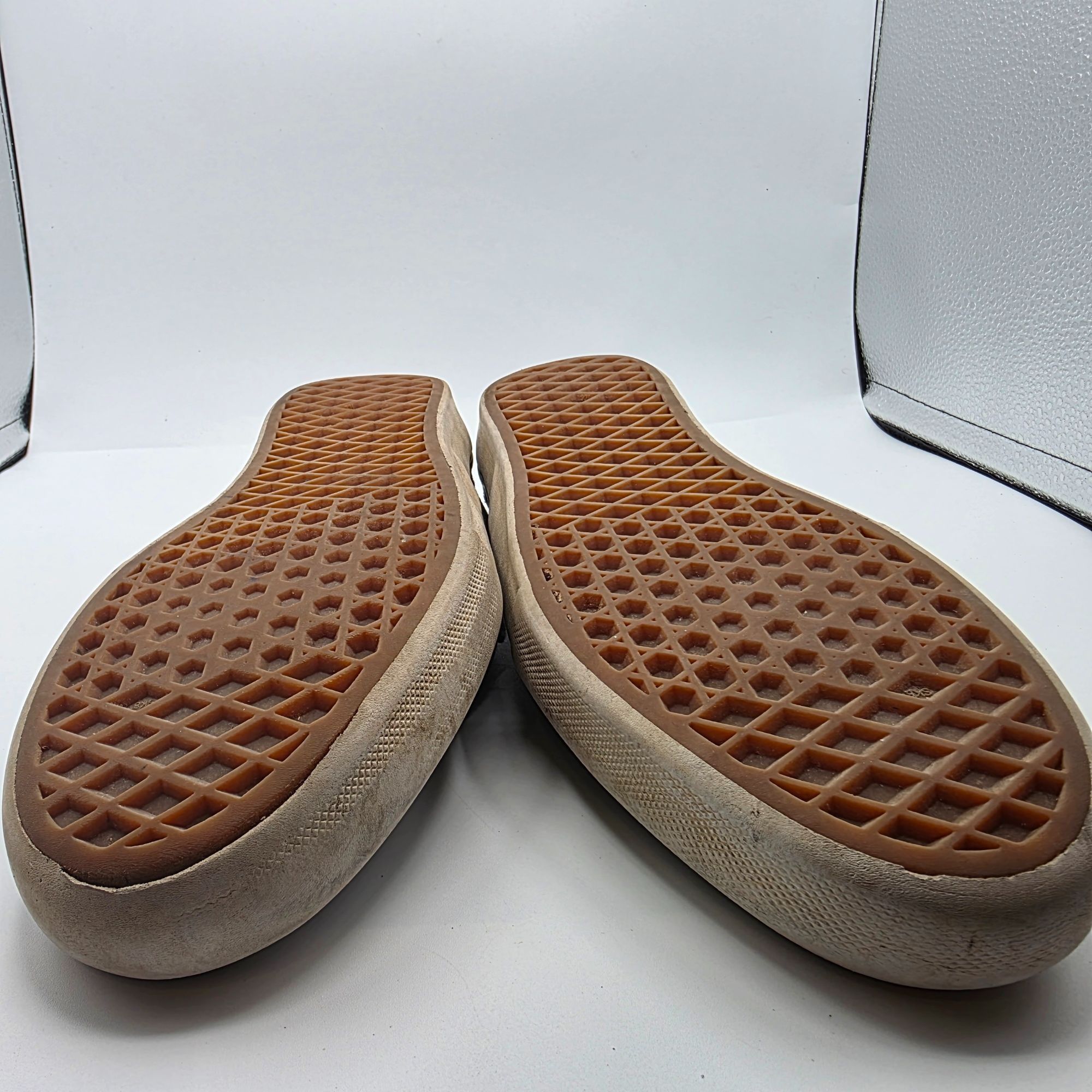 Vans Vans Slip On Skate Shoes Mens Size 8 Gray Casual Walking Sch Size US 8 / EU 41 - 11 Thumbnail