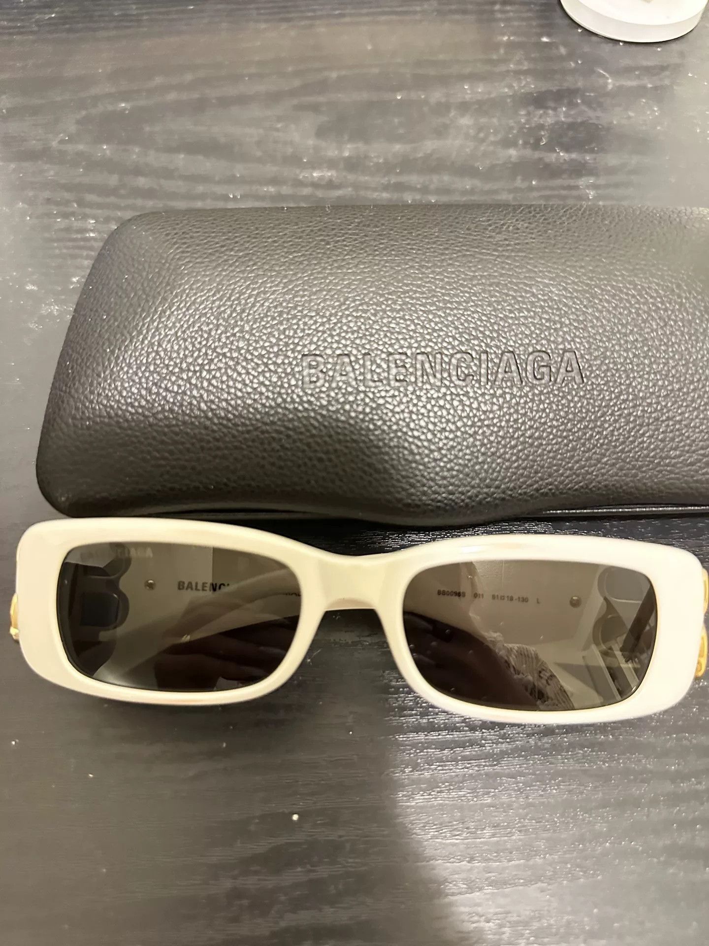 Balenciaga Balenciaga White Sunglasses in Case Size ONE SIZE - 1 Thumbnail