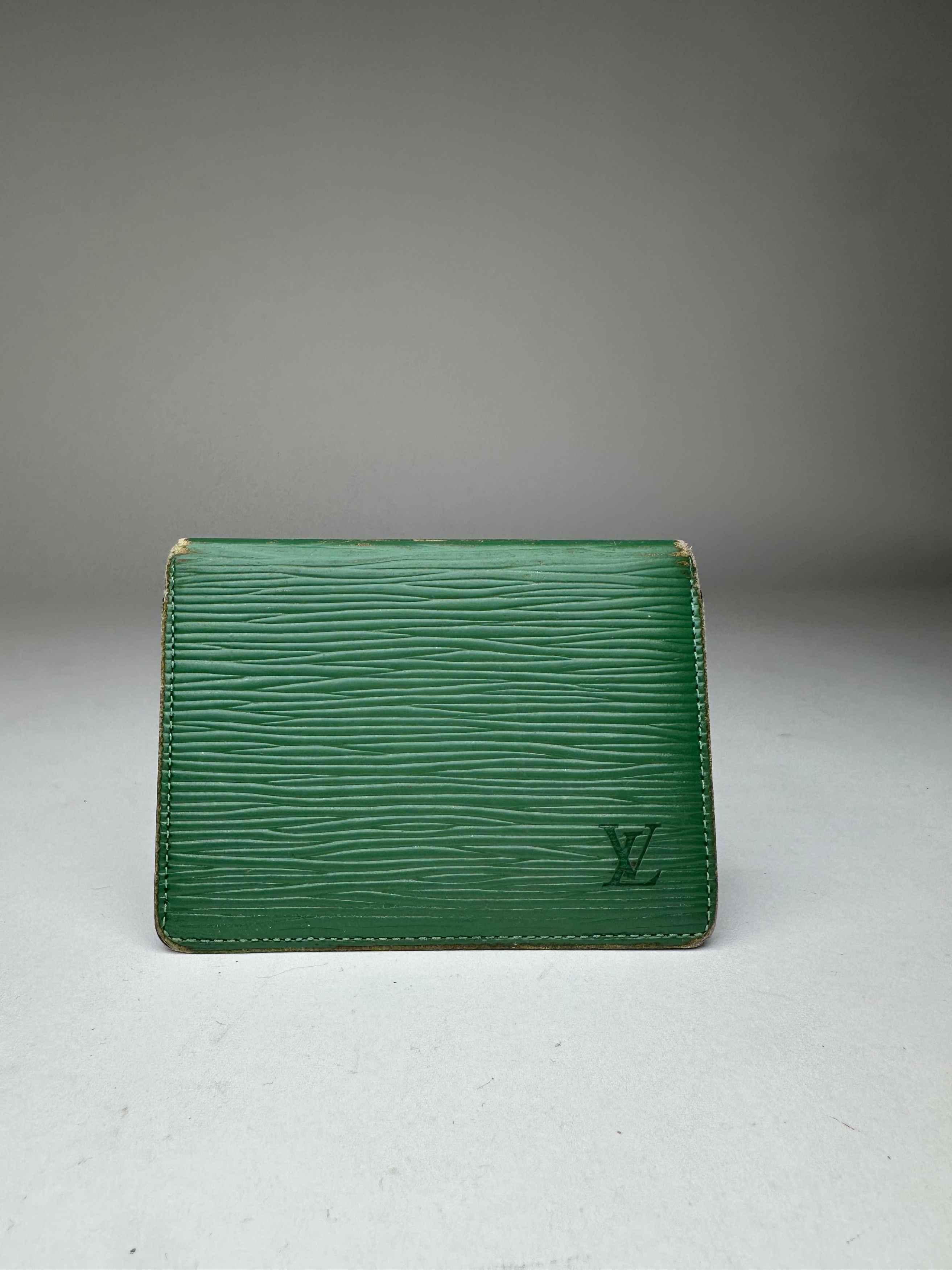 Louis Vuitton Vintage Epi Card Holder Green Size ONE SIZE - 1 Thumbnail