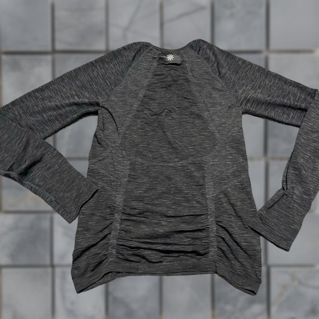 Athleta Athleta Shirt Womens Medium Fastest Track Ruched Long Sleeve Top Gray 724821 Size M / US 6-8 / IT 42-44 - 1 Thumbnail