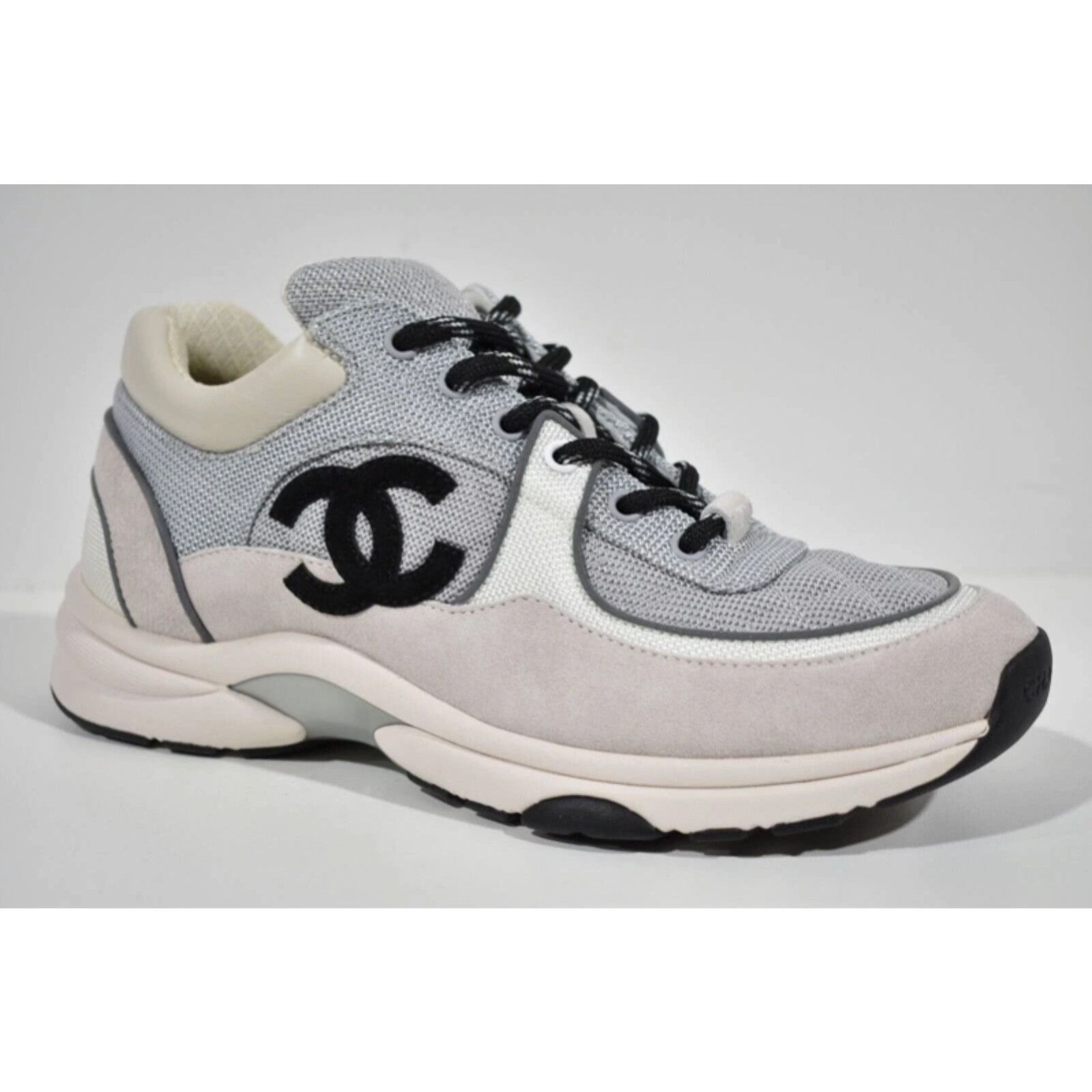 Chanel 21B Suede CC Logo Tie Flat Runner Trainer Sneaker 38.5 Size US 8.5 / IT 38.5 - 4 Thumbnail