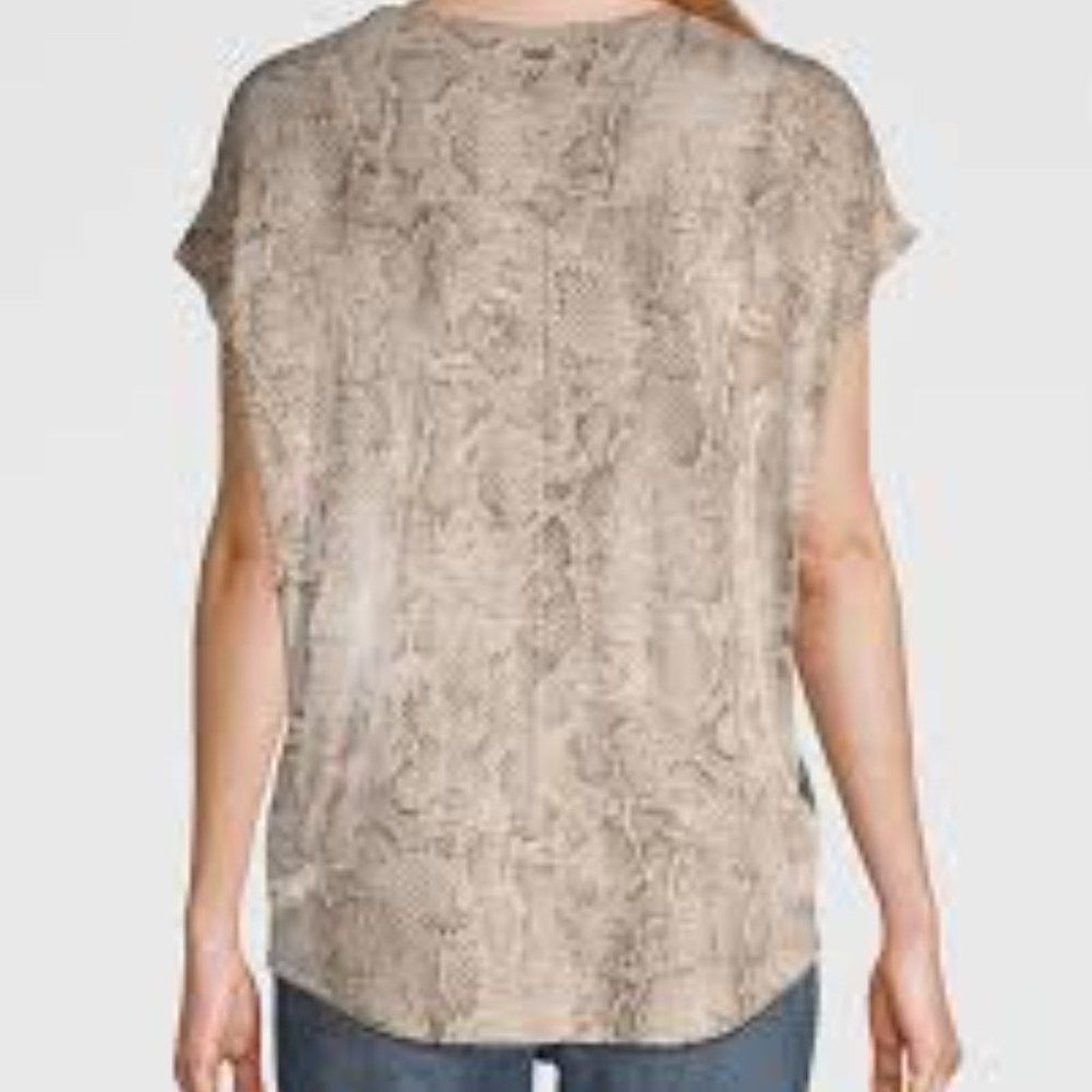 White House Black Market White House Black Market Blouse Womens Size Small V-Neck Top Size S / US 4 / IT 40 - 6 Thumbnail