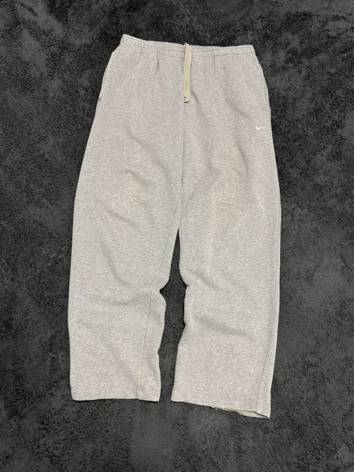 Nike Vintage Nike Baggy Basic Gray Sweatpants Size US 32 / EU 48 - 1 Thumbnail