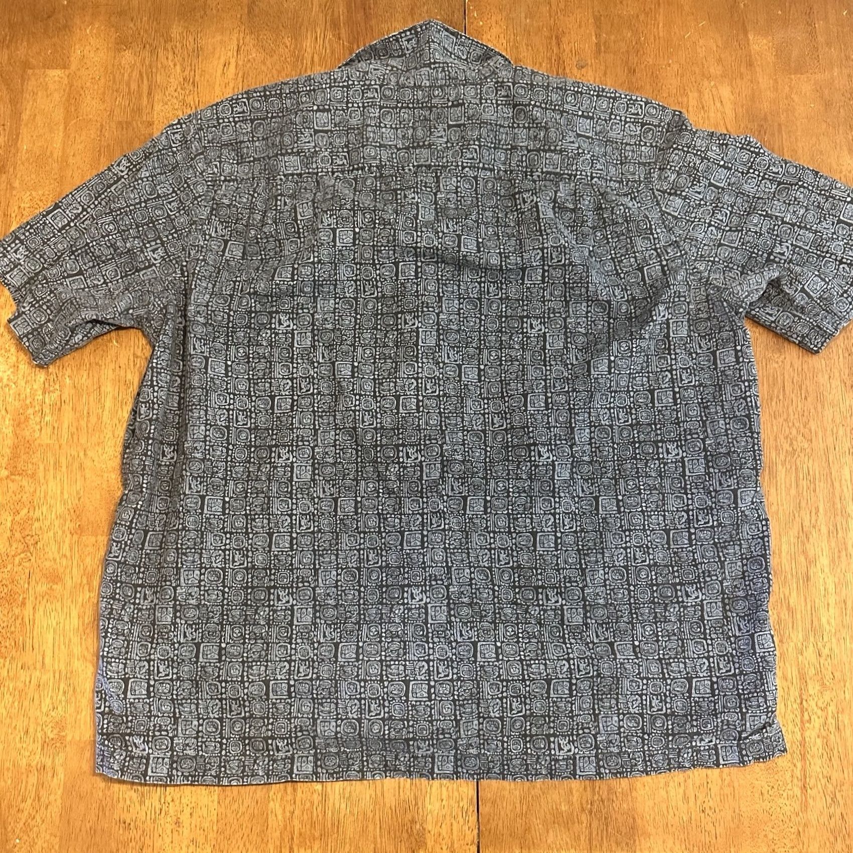 Vintage VINTAGE L.L. Bean Button-Up Shirt 2XL Blue Aztec Print Short Sleeve Casual Men Regular Cotton Size US XXL / EU 58 / 5 - 2 Thumbnail
