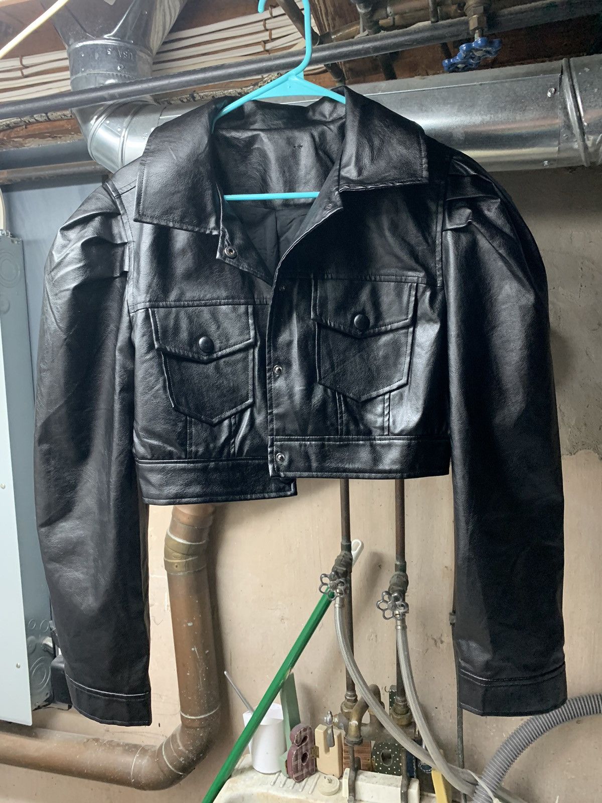 Image of Vintage Cropped Leather Jacket With Padded Shoulders in Black, Women's (Size Small)