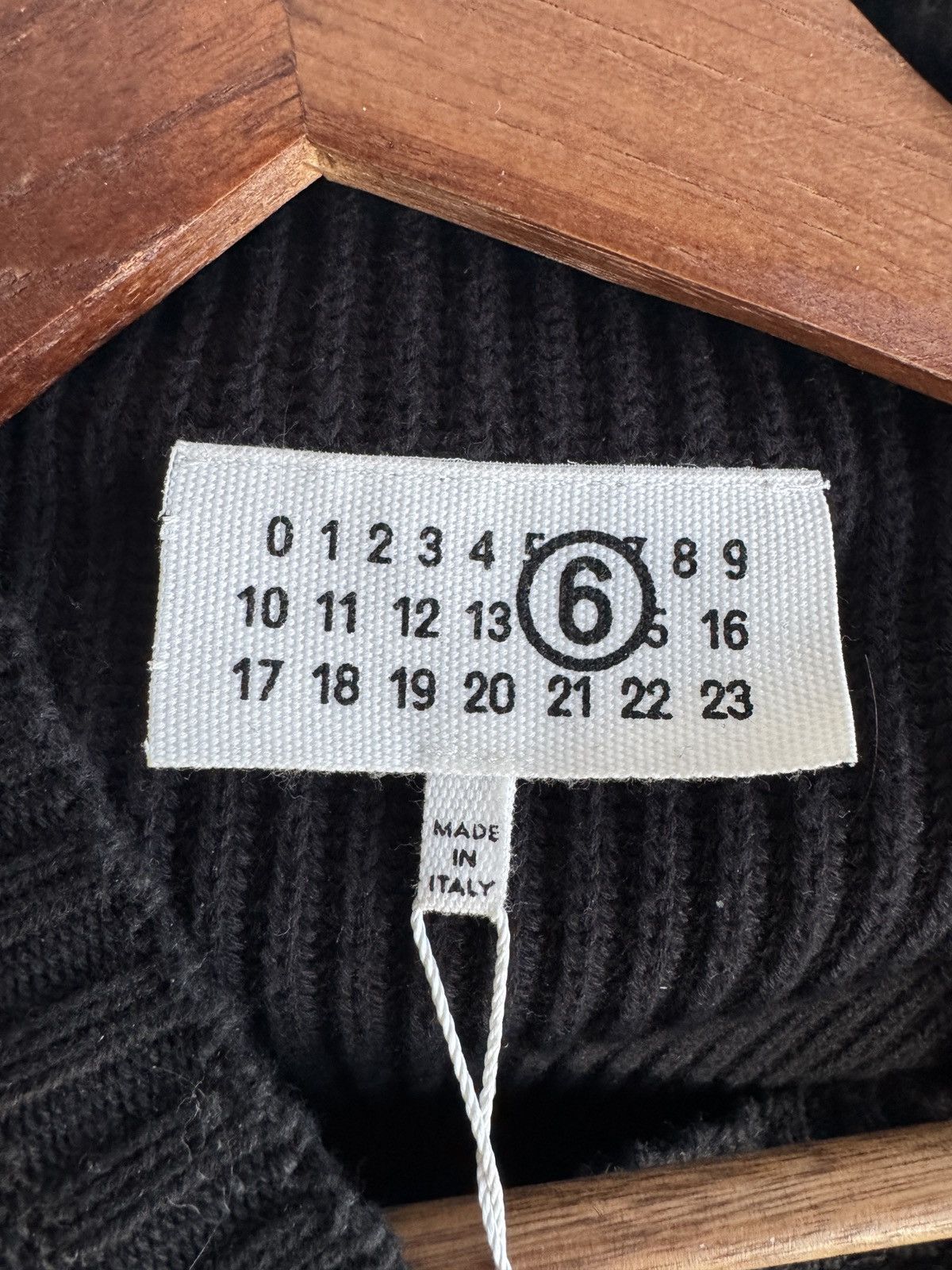 Maison Margiela Black MM6 Maison Margiela Sweatee Size US L / EU 52-54 / 3 - 6 Thumbnail