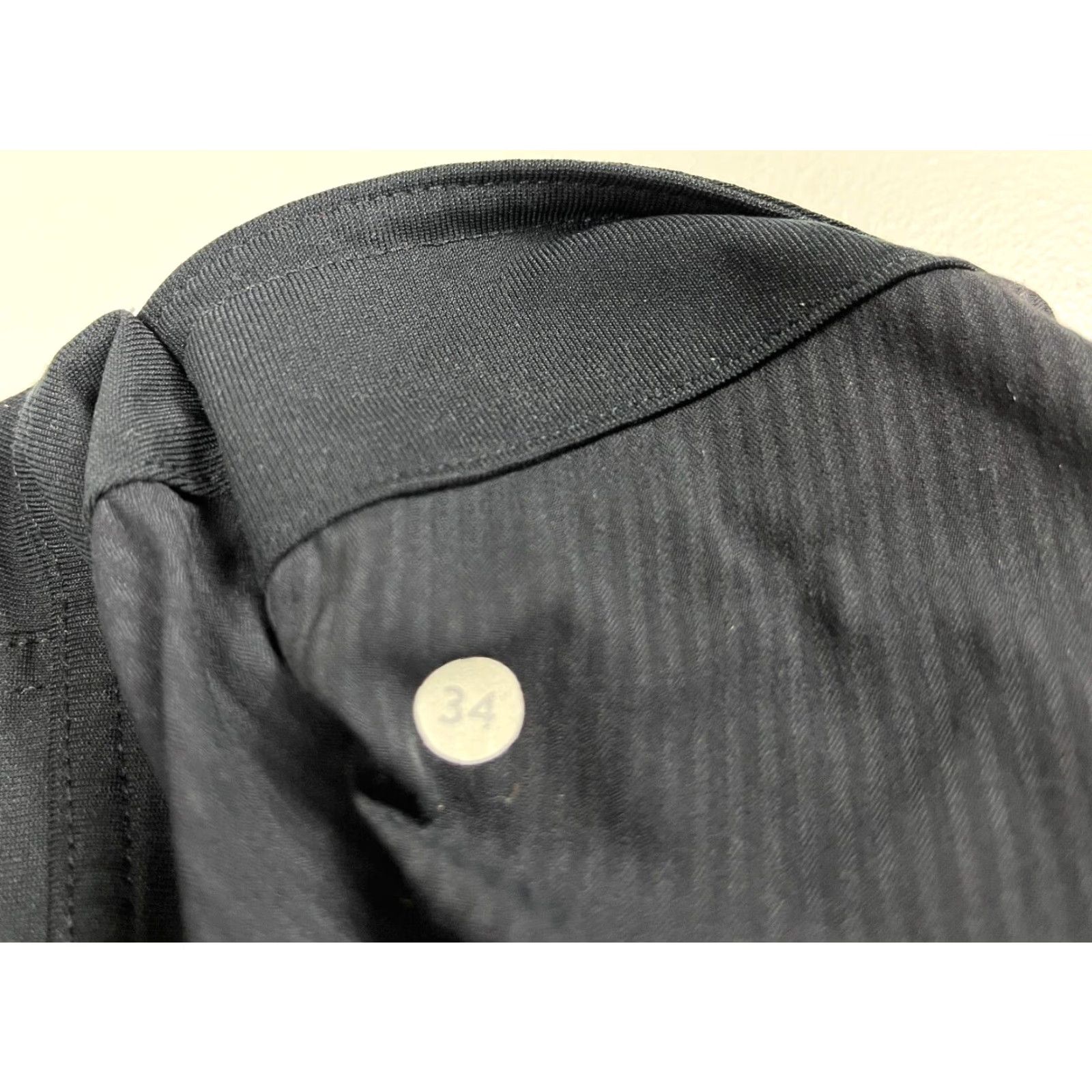 Lululemon Lululemon Men’s Chino Pants Black 34x33 Flat Front Straight Leg Belt Loops Pockets Vented 33 Inseam Regular Fit Size Type: Regular Pants Size US 34 / EU 50 - 6 Thumbnail
