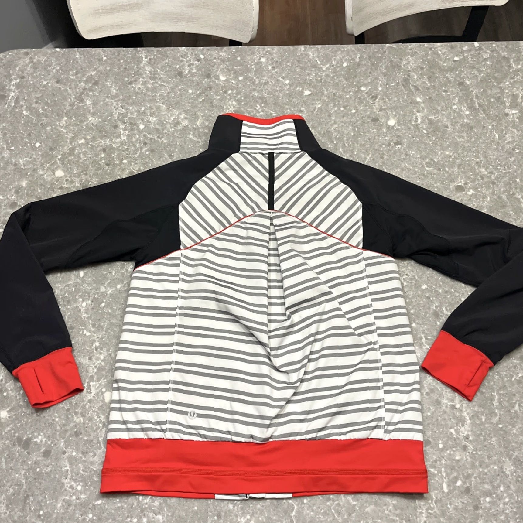 Lululemon VINTAGE Lululemon Run: Track Attack Jacket Shirt Women 6 Black White Love Red Glyde Zip Twin Stripe Activewear Jacket Love 90s (if applicable) Size M / US 6-8 / IT 42-44 - 5 Thumbnail