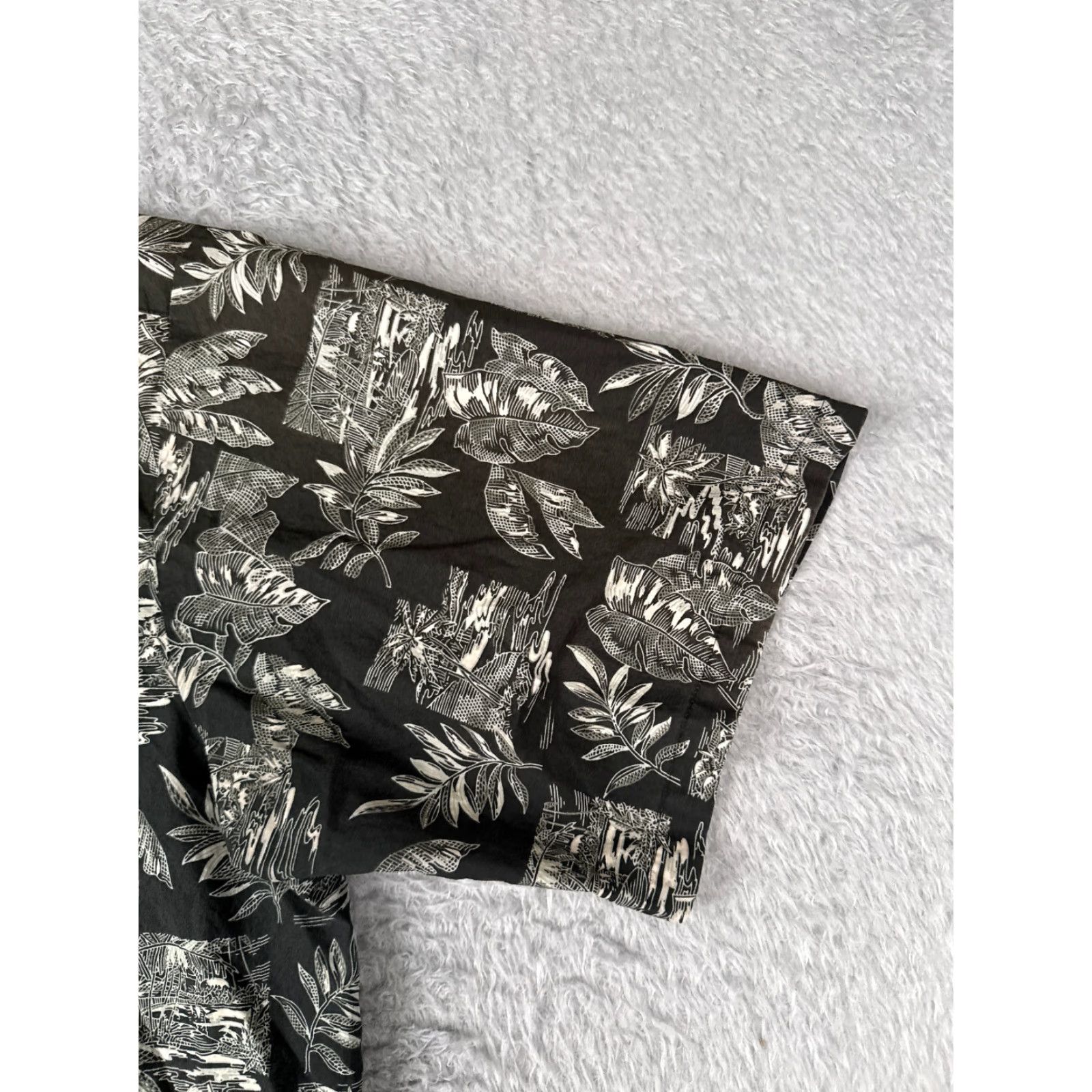 Vintage VINTAGE Cooke Street Hawaiian Shirt XL Black Floral 100% Cotton Button-Up Aloha Mens Size US XL / EU 56 / 4 - 2 Thumbnail