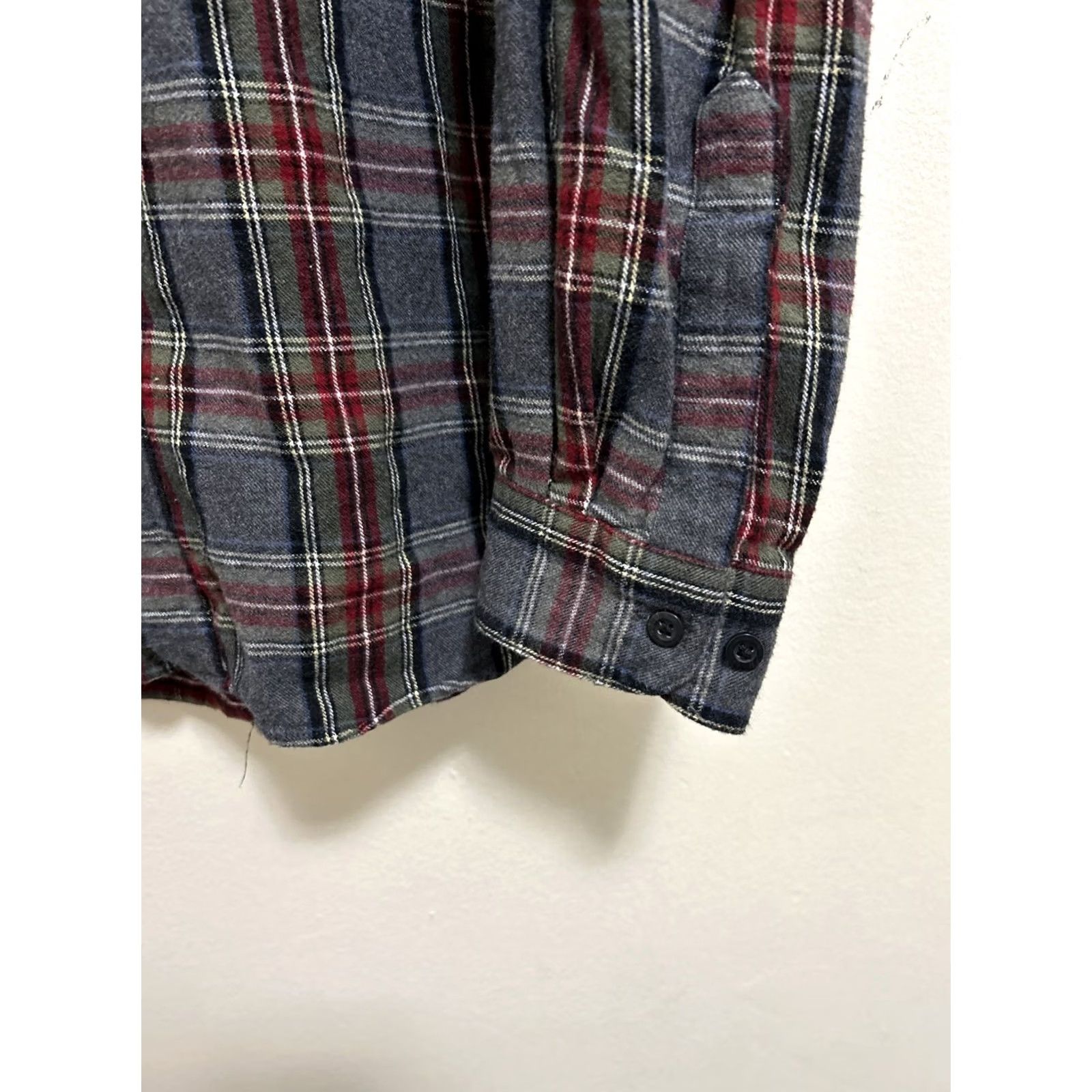 Vintage L.L. Bean Flannel Shirt Mens Large Gray Red Scotch Plaid Traditional Fit Long Sleeve Button-Up Collared Size US L / EU 52-54 / 3 - 4 Thumbnail