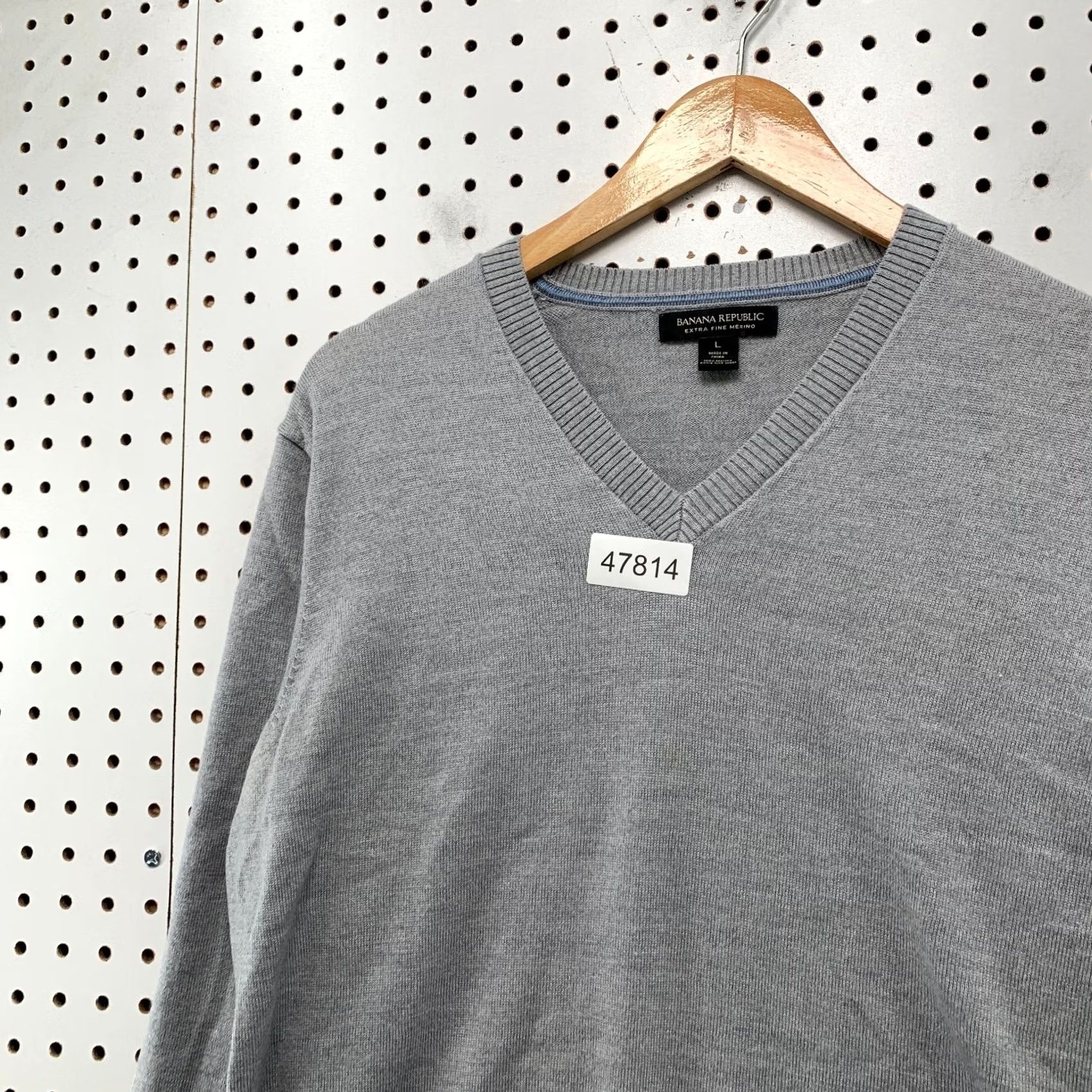 Banana Republic Banana Republic Sweater Mens Large Gray 100% Merino Wool Lightweight V-Neck Pullover Knit Winter Casual Shirts Size US L / EU 52-54 / 3 - 6 Thumbnail