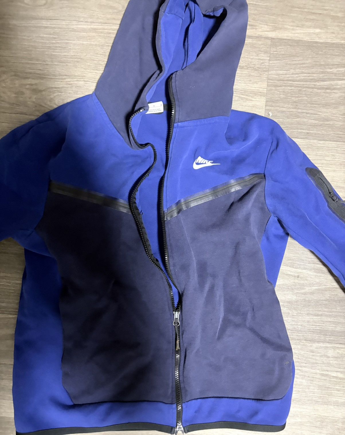Nike Mens Nike Tech Size US M / EU 48-50 / 2 - 1 Thumbnail