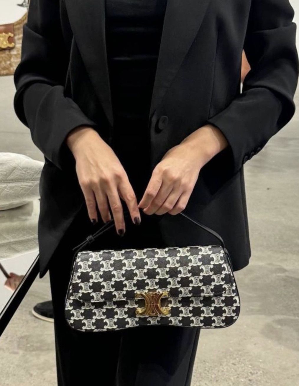 Celine CELINE Lola Triomphe medium black & white coated canvas bag Size ONE SIZE - 2 Thumbnail