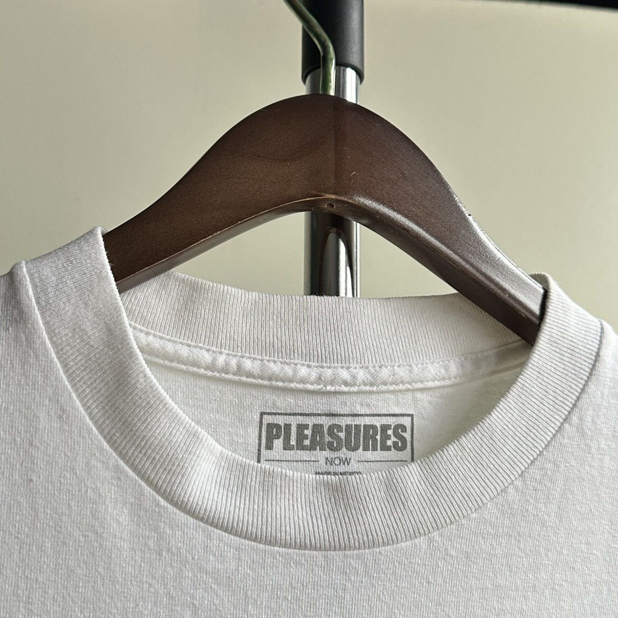 Pleasures PLEASURES GHOST TEE Size US S / EU 44-46 / 1 - 5 Thumbnail
