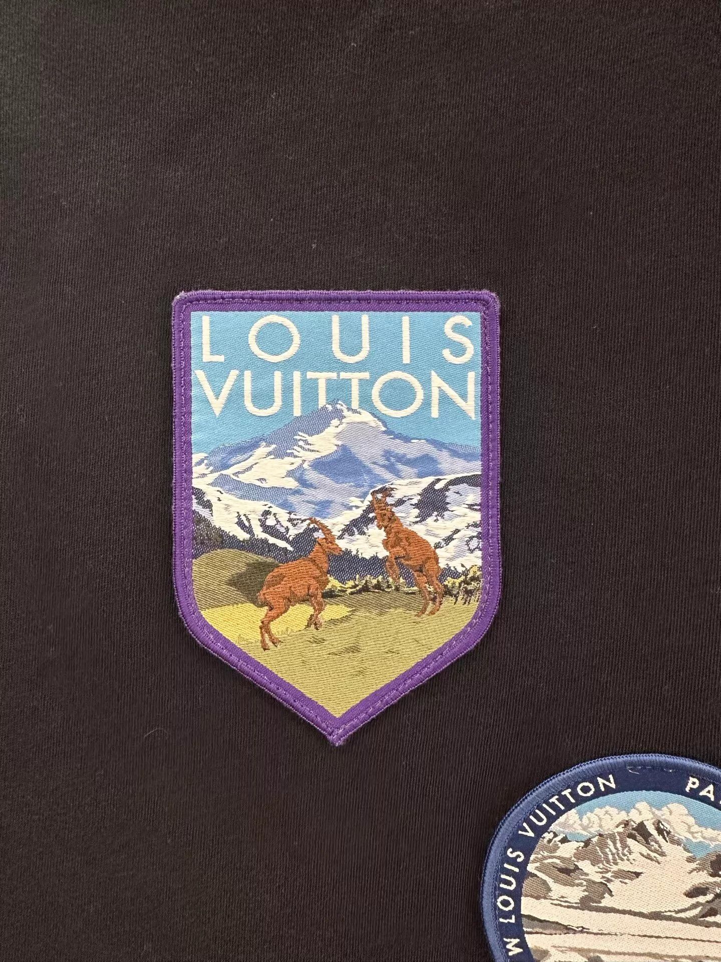 Louis Vuitton LV Zhang Jike Men Black SS Tee Snow Mountain Badge Size US M / EU 48-50 / 2 - 4 Thumbnail
