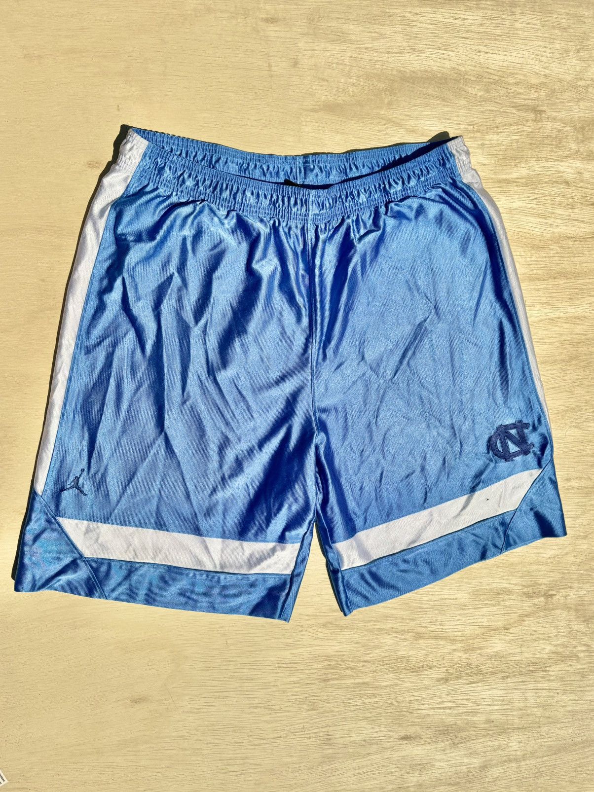 Jordan Brand Jordan North Carolina Tar Heels UNC Basketball Shorts Size US 34 / EU 50 - 1 Thumbnail