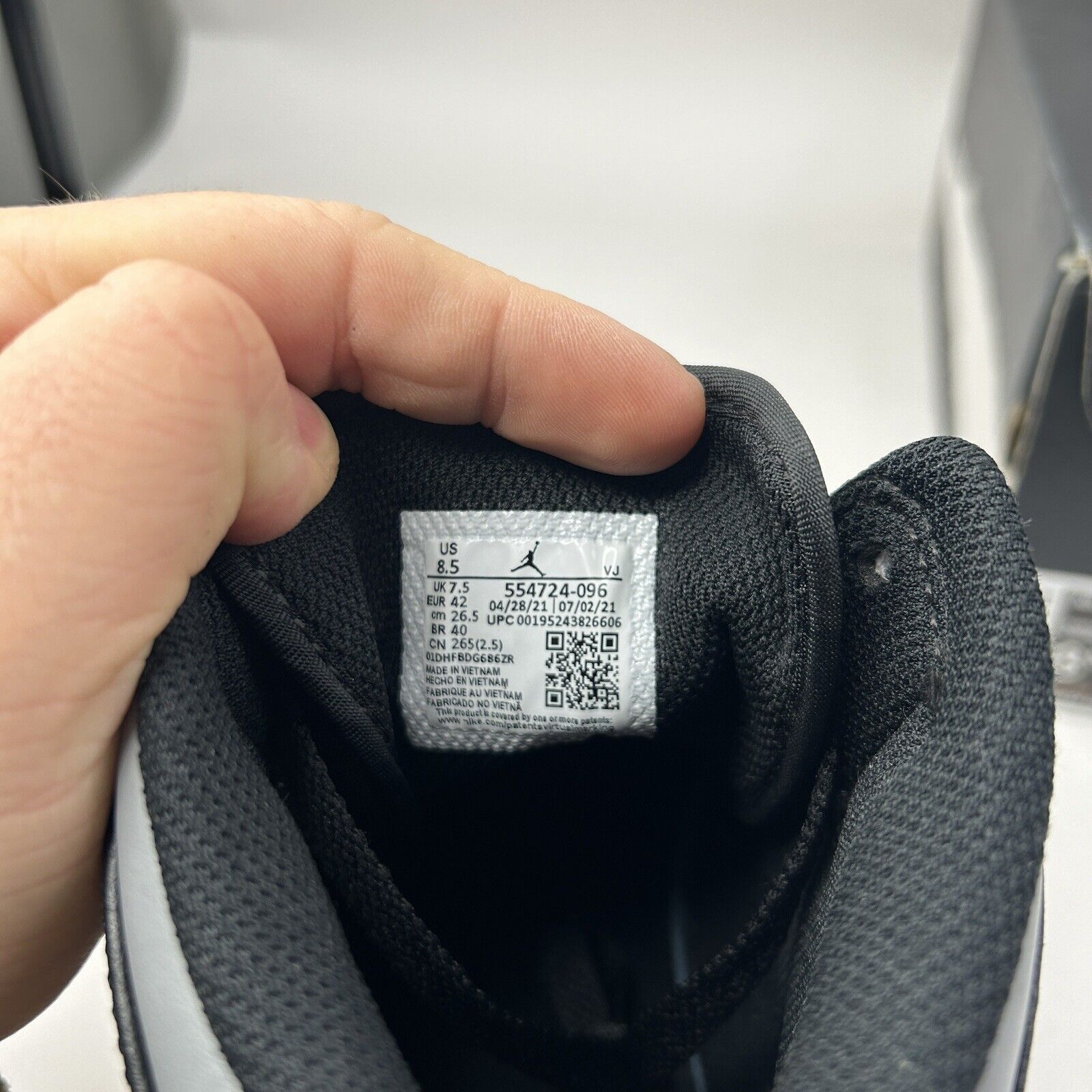 Nike Nike Shoes Air Jordan 1 Mid “Shadow/Particle Grey” 2024 Size US 8.5 / EU 41-42 - 8 Thumbnail