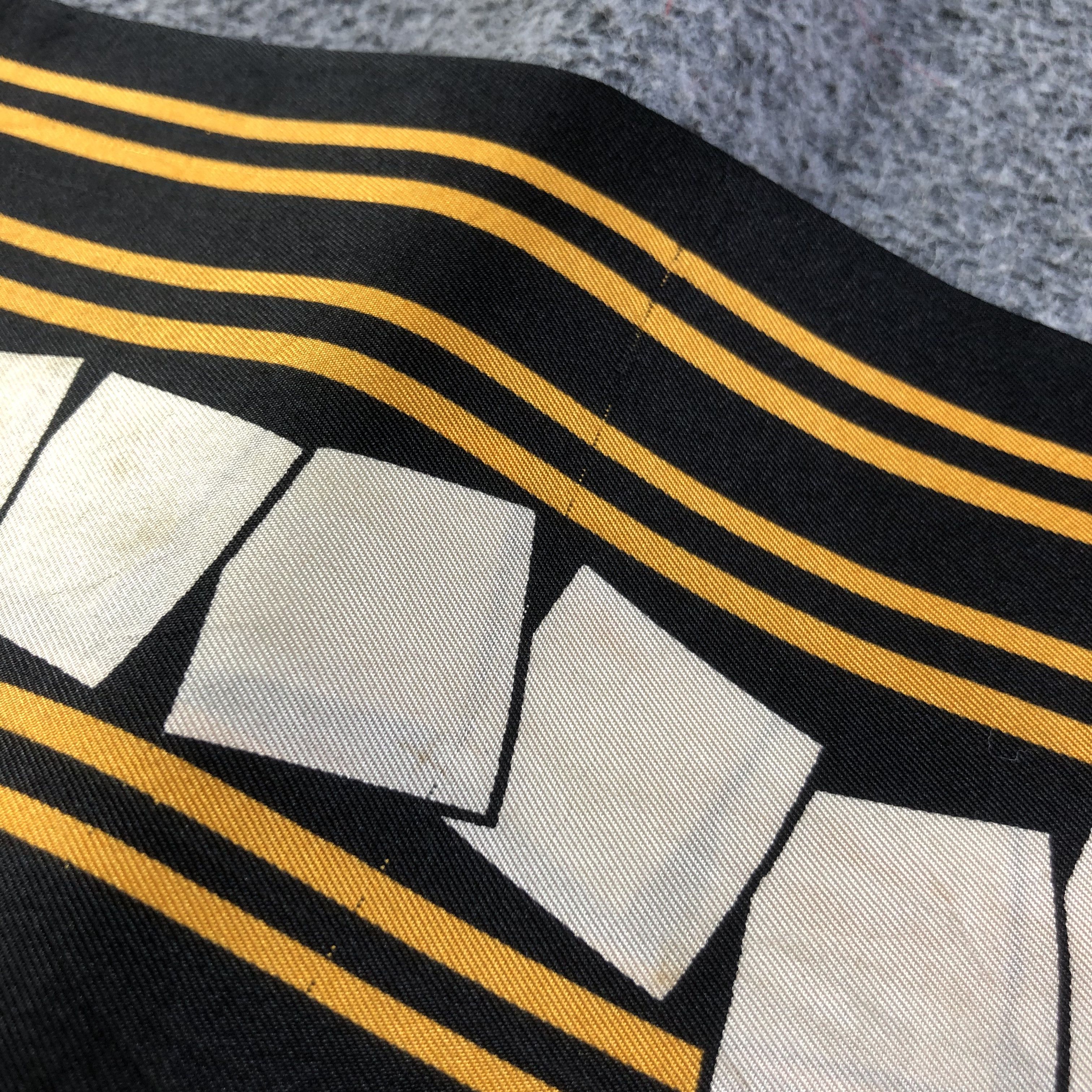 Pierre Cardin Vintage Pierre Cardin Abstract Silk Stole Silk Scarf M934 Size ONE SIZE - 10 Thumbnail