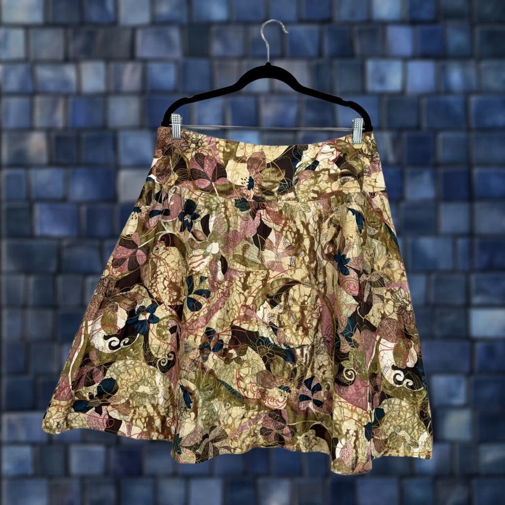 Vintage Chicos Skirt Womens 2.5 L Beige Silk Embroidered Floral Boho Luxury Flowy Size 36" / US 14 / IT 50 - 1 Thumbnail