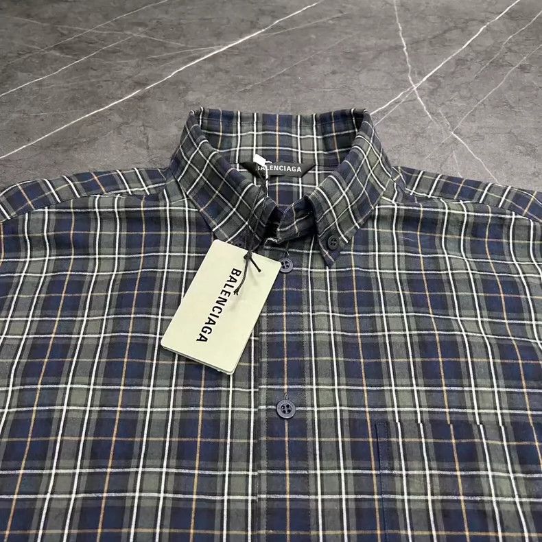 Balenciaga Balenciaga Back letter LOGO plaid shirt Size US S / EU 44-46 / 1 - 3 Thumbnail