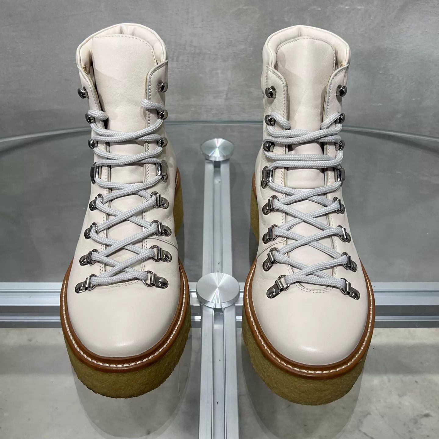 Hermes Hermes women's platform martin boots white 36 Size US 5.5 / IT 35.5 - 1 Thumbnail