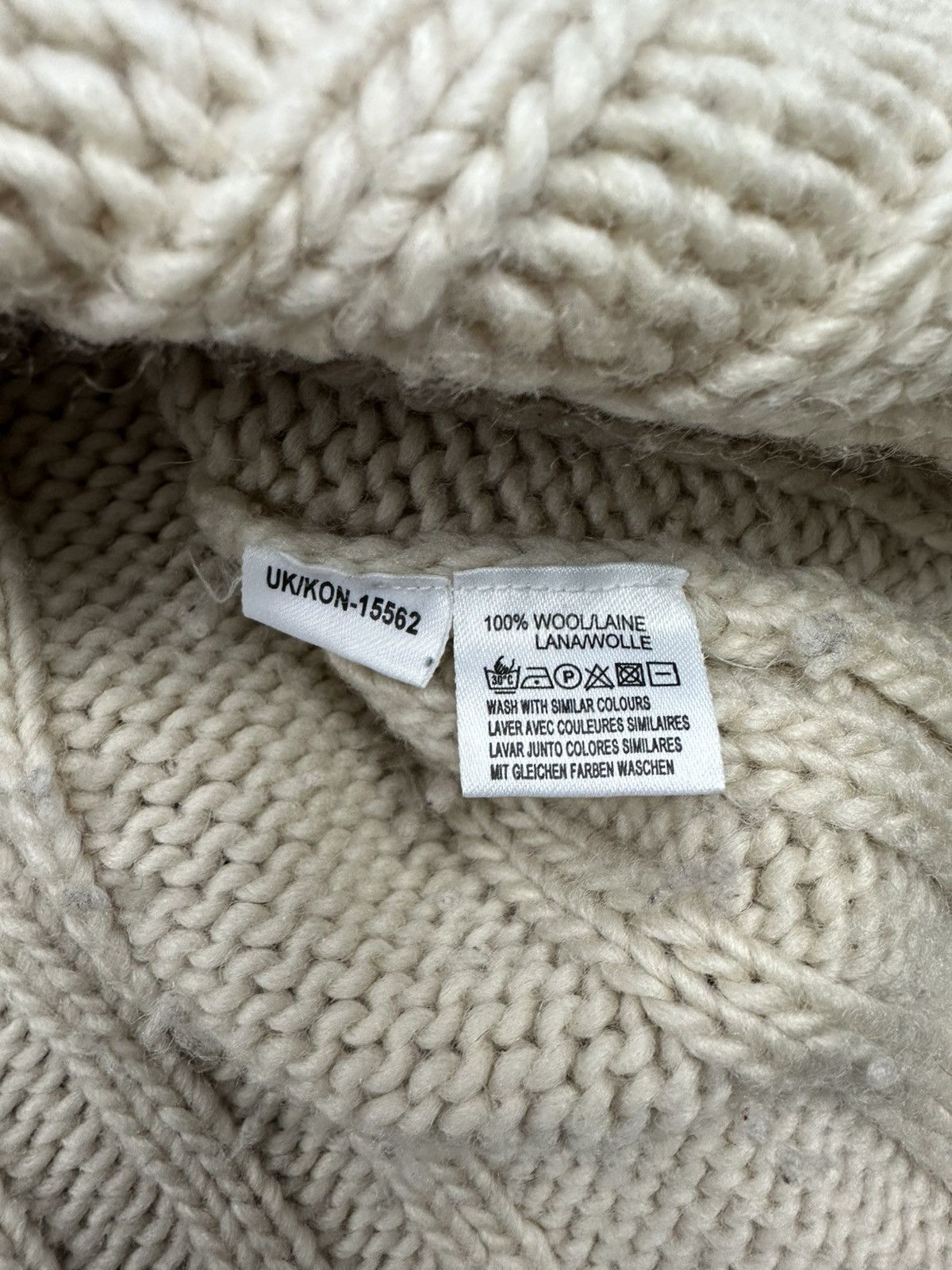 Yves Saint Laurent Yves Saint Laurent Vintage Men Cable Knit Sweater Hong Kong Size US M / EU 48-50 / 2 - 9 Thumbnail
