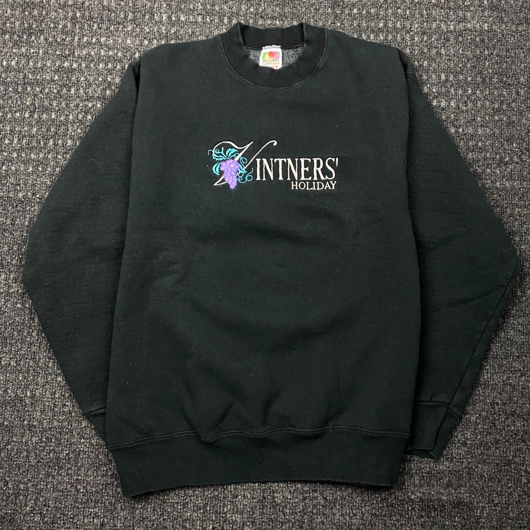 Fruit Of The Loom VINTAGE Fruit of the Loom Sweater Crewneck Unisex Adults L Black Embroidered Logo 80s 90s Holiday USA Wine Knit Pullover Size US L / EU 52-54 / 3 - 2 Thumbnail