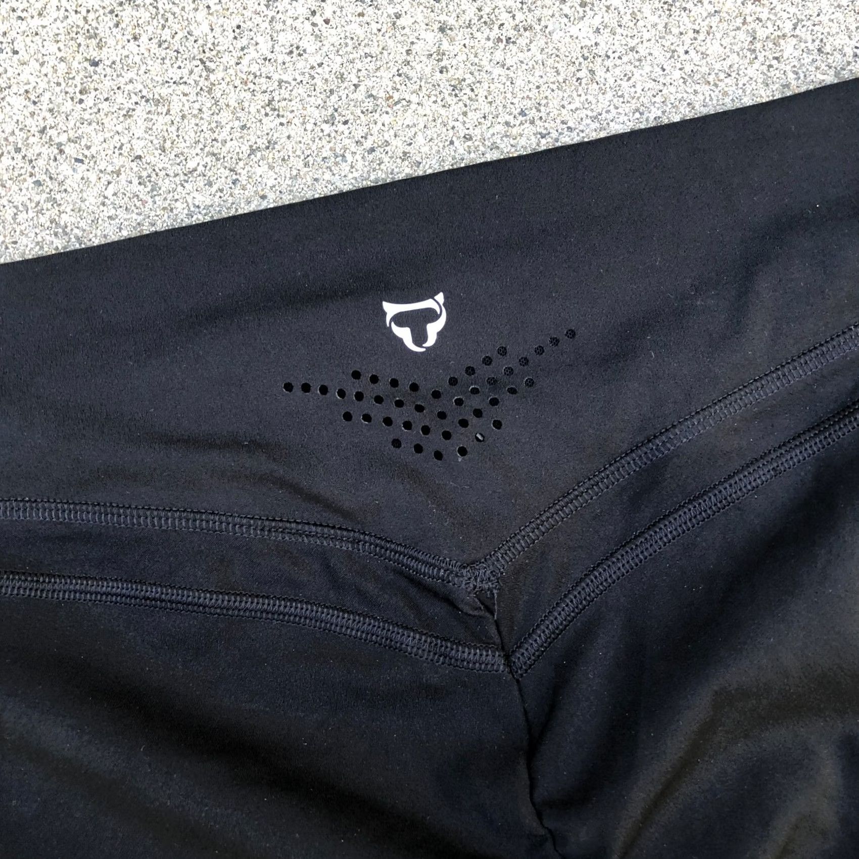 Vintage TOM TIGER Yoga Compression Biker Shorts Womens XL Black Nylon Blend Activewear Size 40" / US 18 - 4 Thumbnail