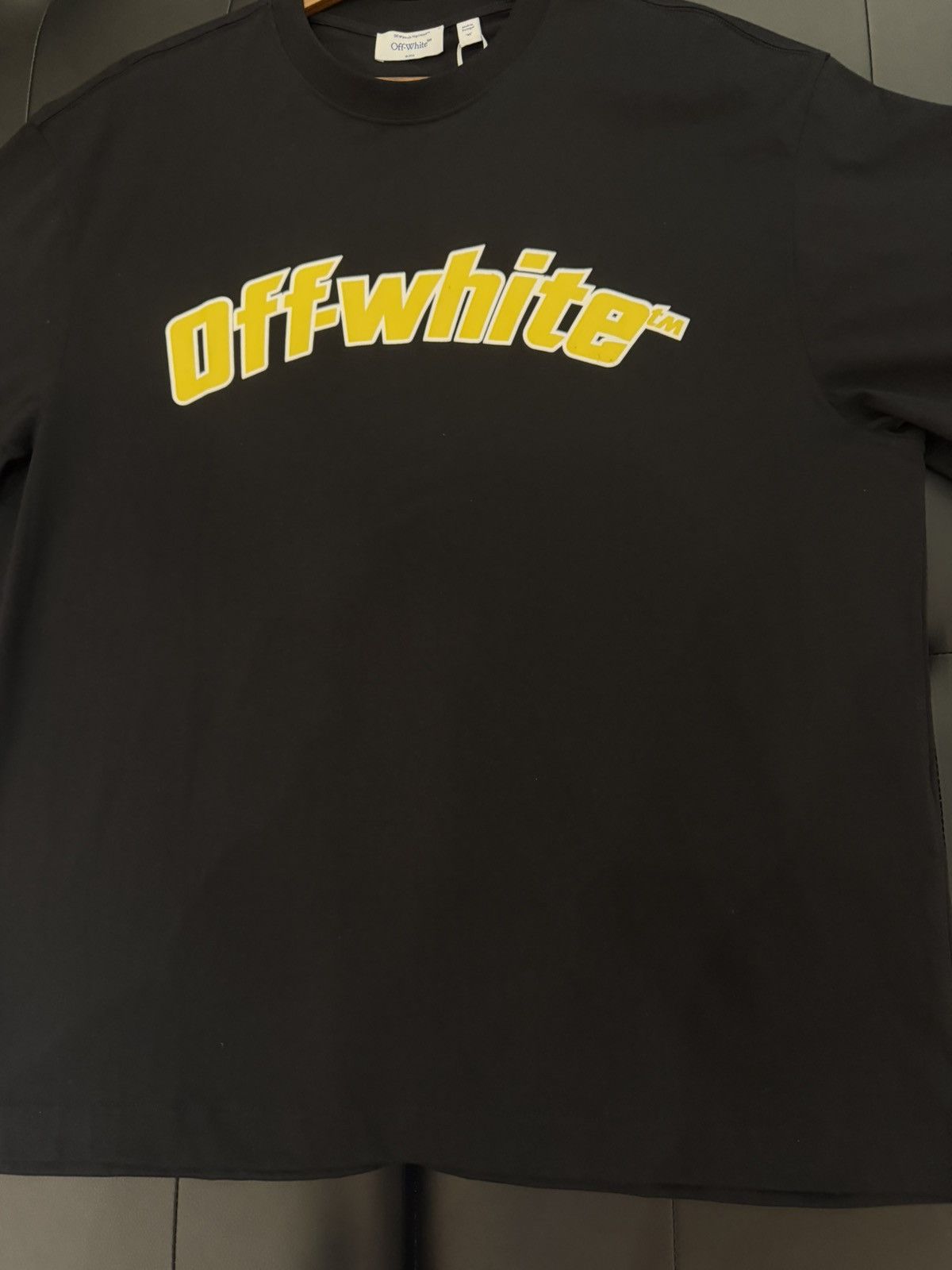 Off-White Size M - Off-White Classic Logo T-Shirt Black/Yellow Size US M / EU 48-50 / 2 - 3 Thumbnail