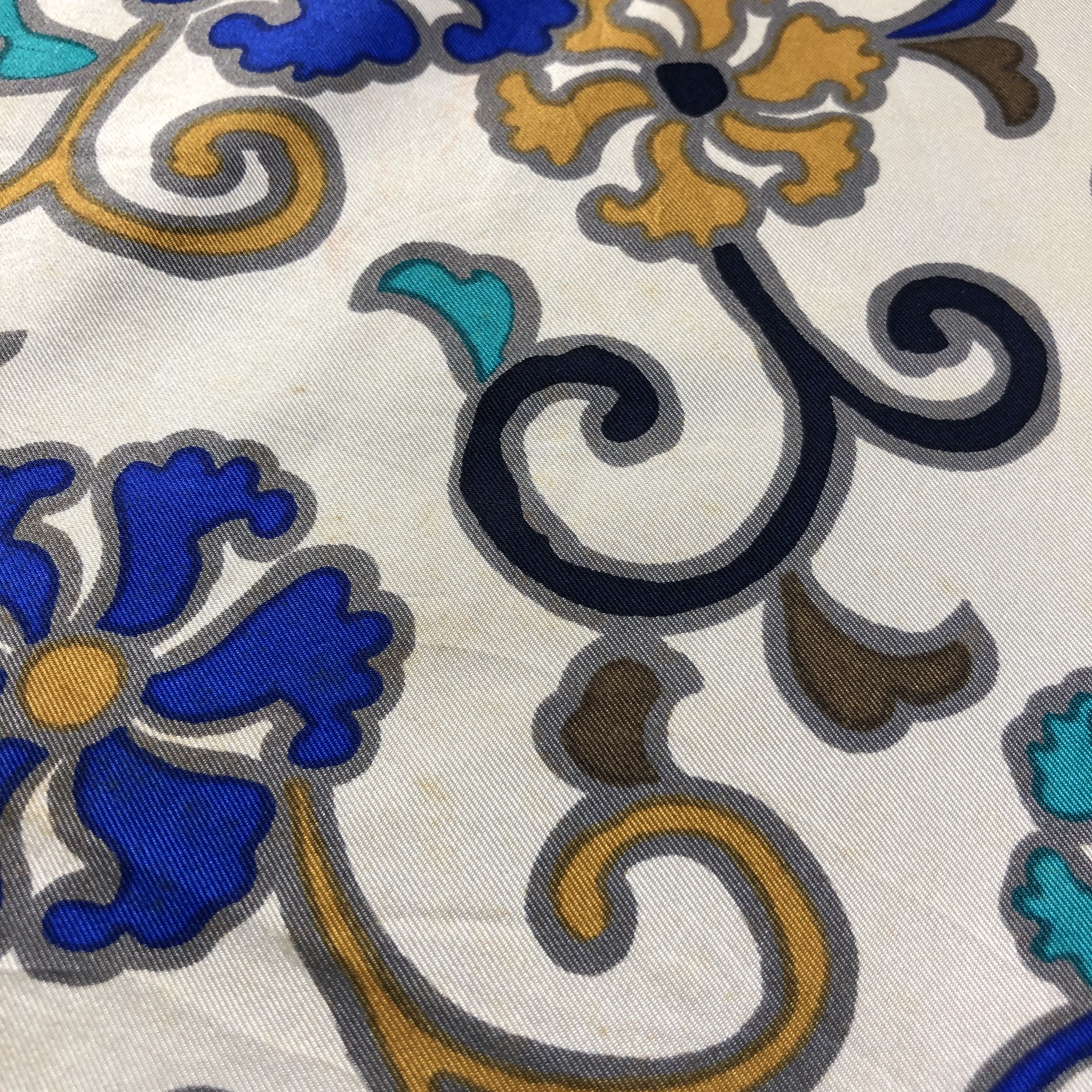 Vintage Unknown Floral Hand Rolled Silk Scarf M981 Size ONE SIZE - 10 Thumbnail