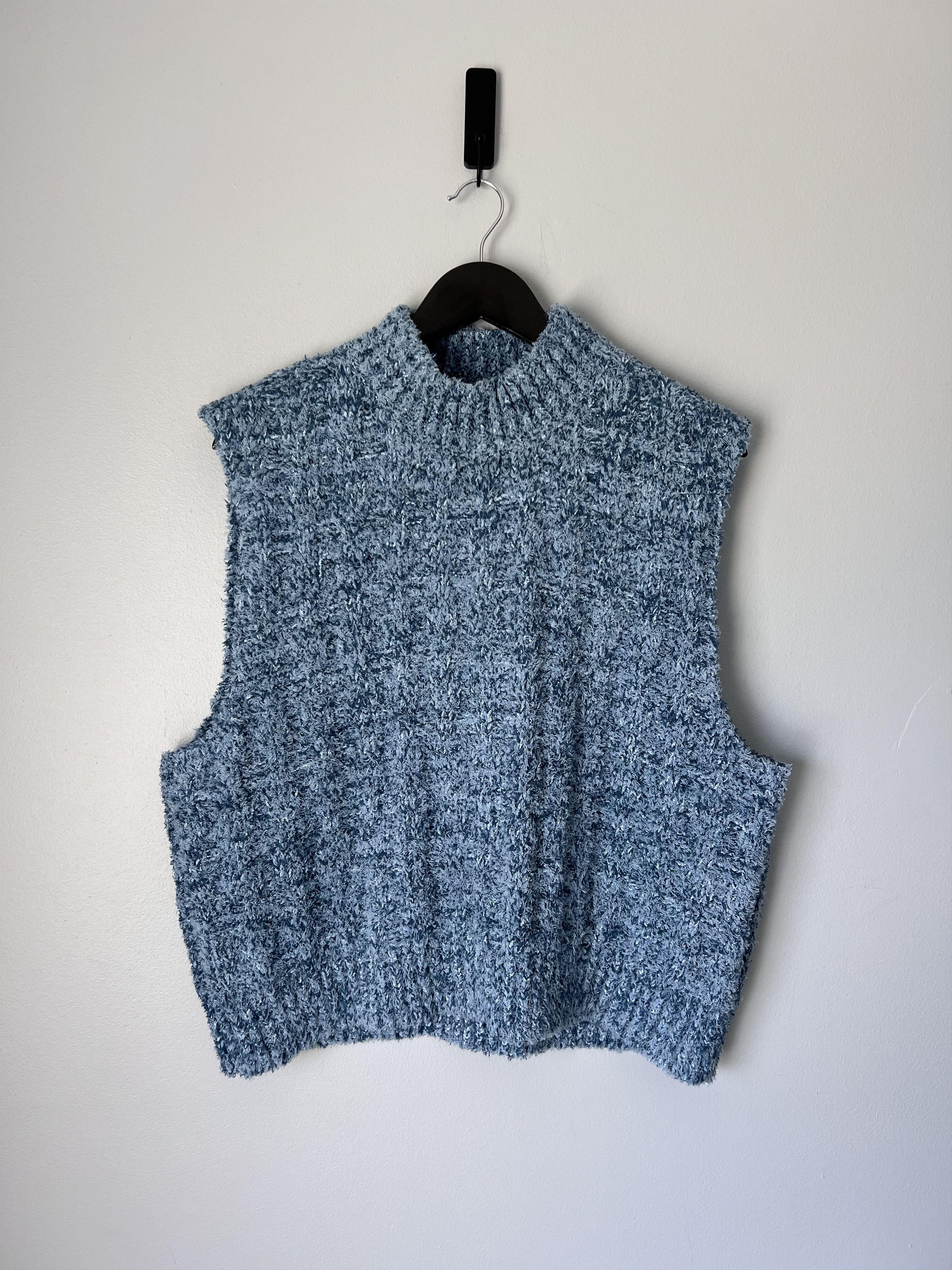 Maison Margiela Maison Margiela Mock Neck Sweater Vest in Blue Size US L / EU 52-54 / 3 - 1 Thumbnail