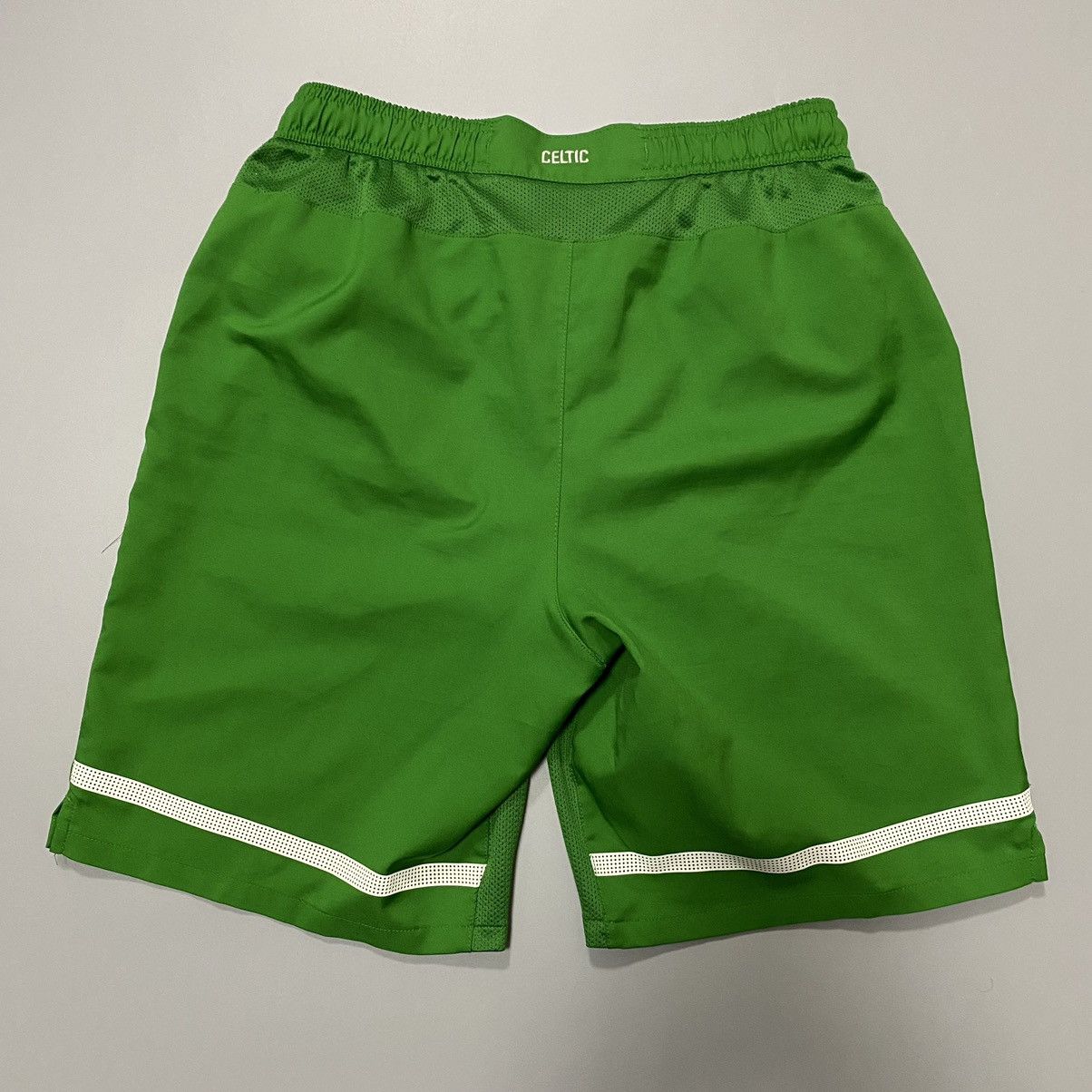 Nike Nike FC Celtic 2010-2011 Green Shorts Mens Size M Size US 32 / EU 48 - 4 Thumbnail