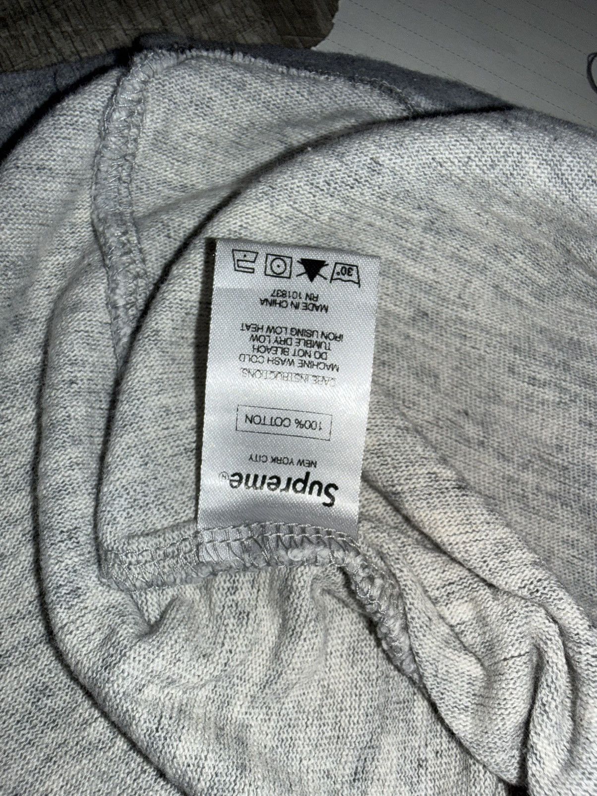 Supreme Supreme Old English logo L/S Size US L / EU 52-54 / 3 - 6 Thumbnail