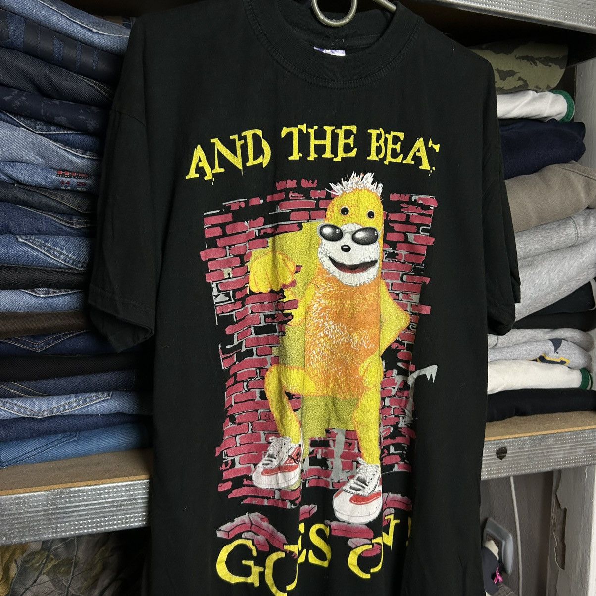 Band Tees Vintage Whispers And The Beat Goes On 90’s band tee Size US XL / EU 56 / 4 - 2 Thumbnail